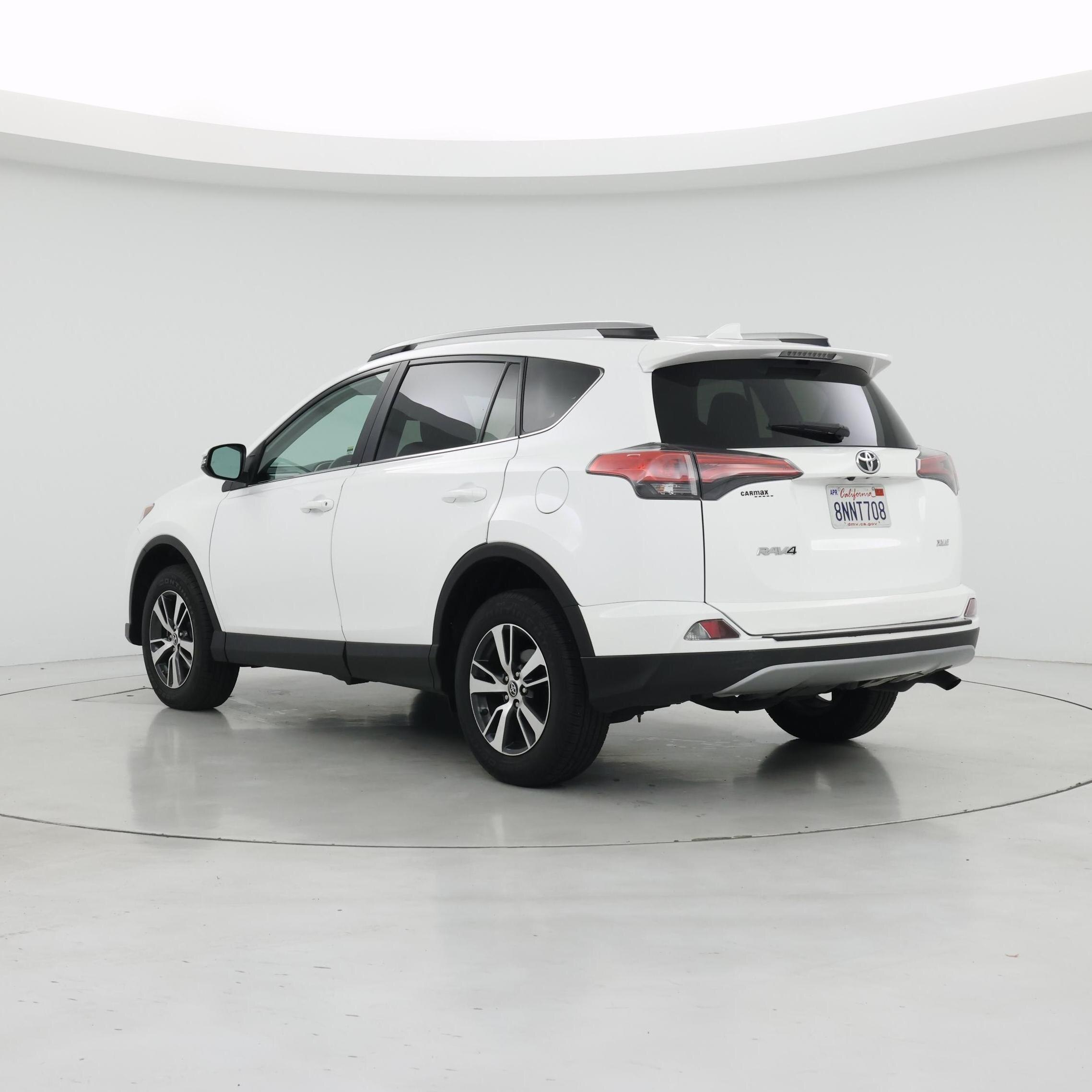 Thumbnail: 2018 Toyota RAV4 - 2