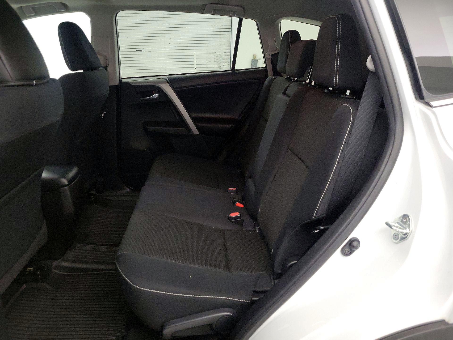 Thumbnail: 2018 Toyota RAV4 - 19