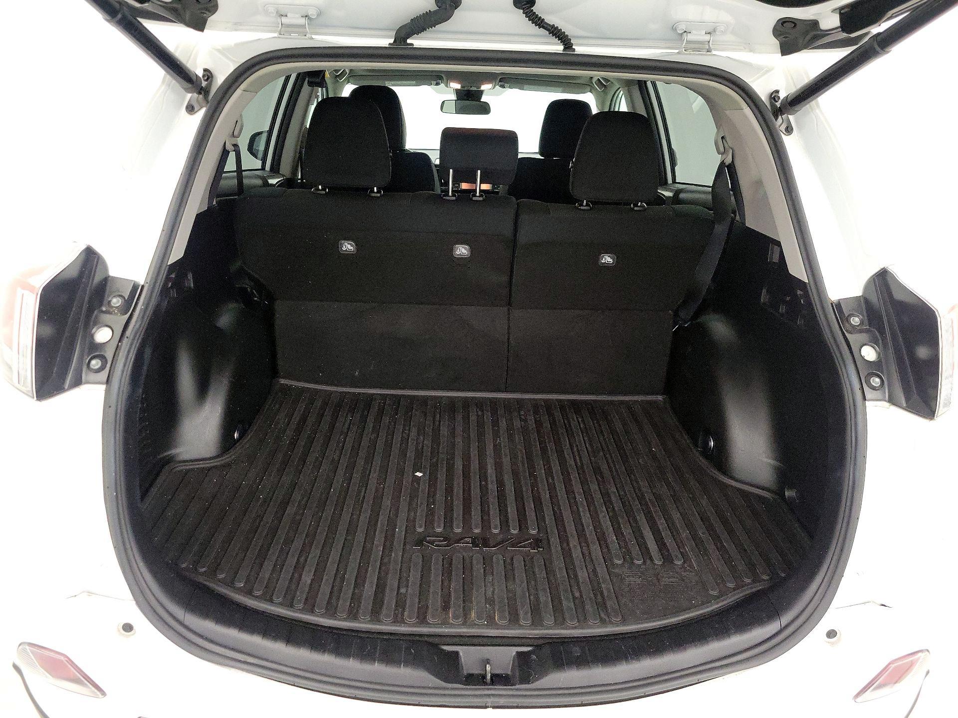 Thumbnail: 2018 Toyota RAV4 - 20