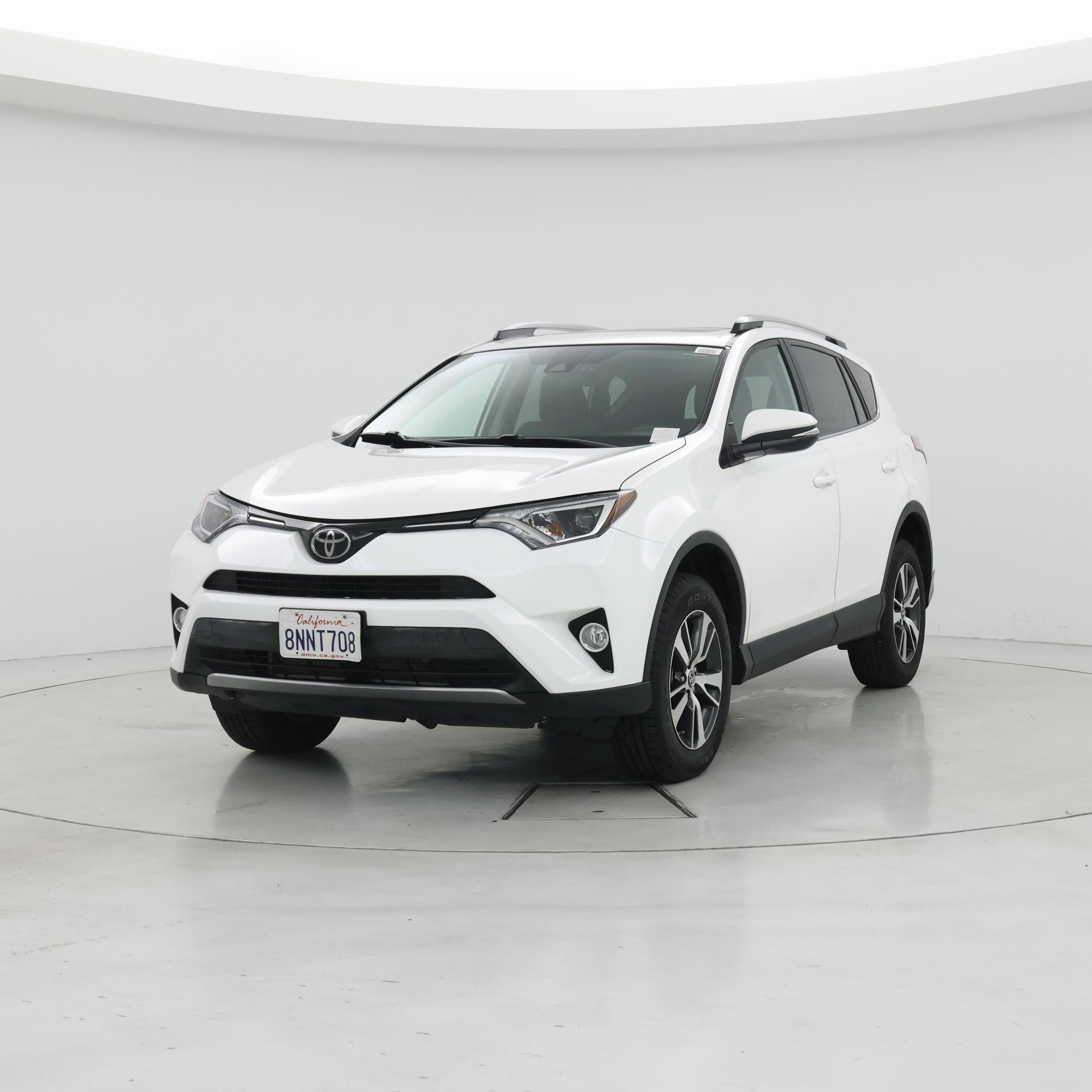 Thumbnail: 2018 Toyota RAV4 - 4