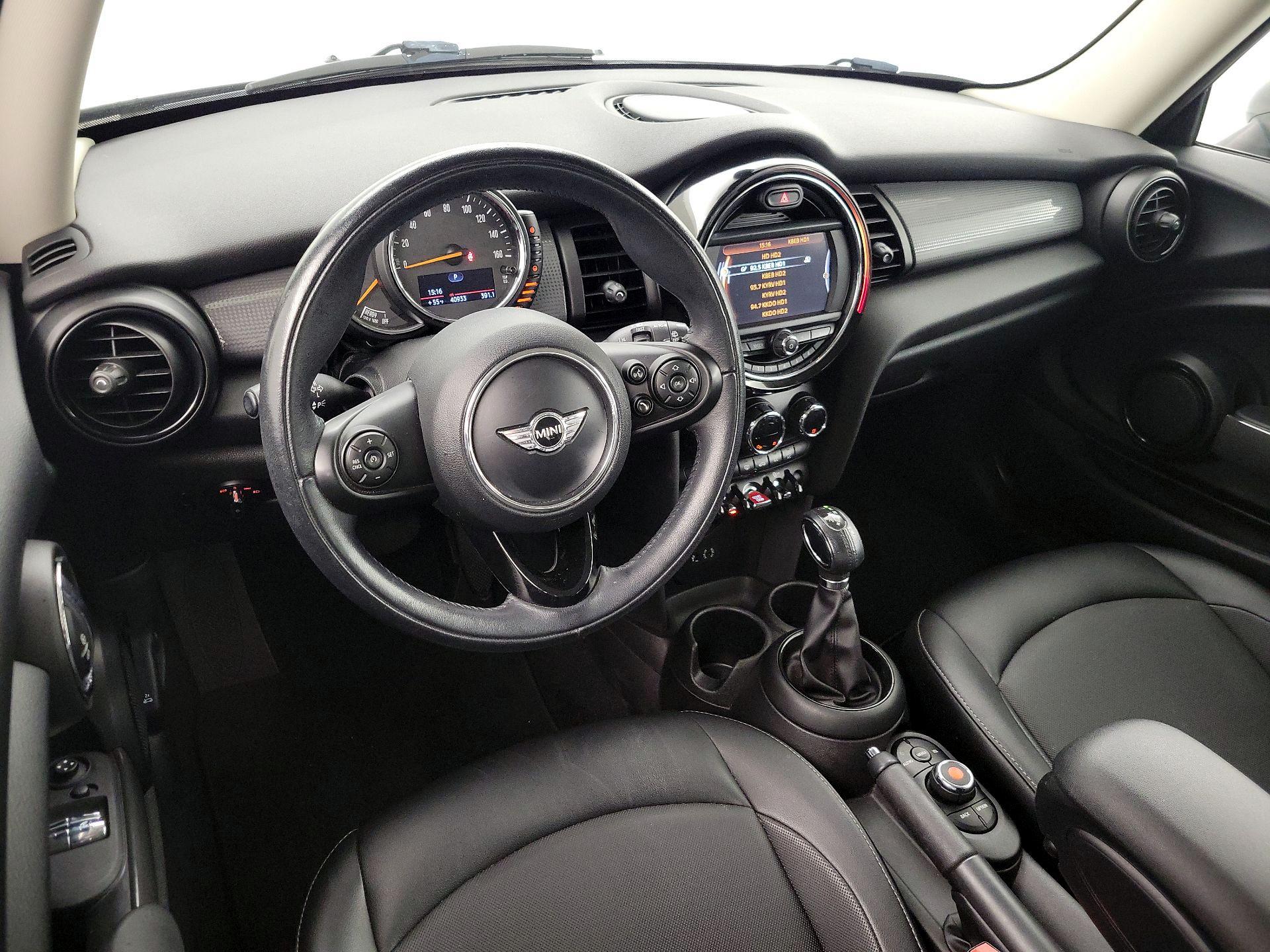 Thumbnail: 2017 MINI Cooper Hardtop - 9