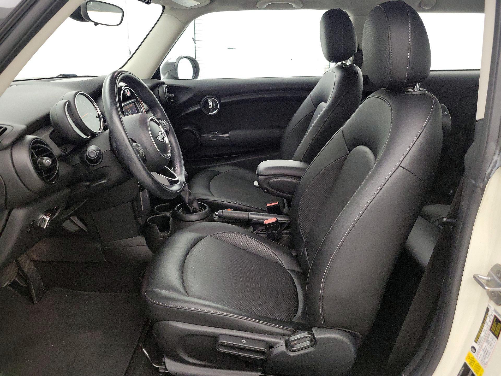 Thumbnail: 2017 MINI Cooper Hardtop - 11