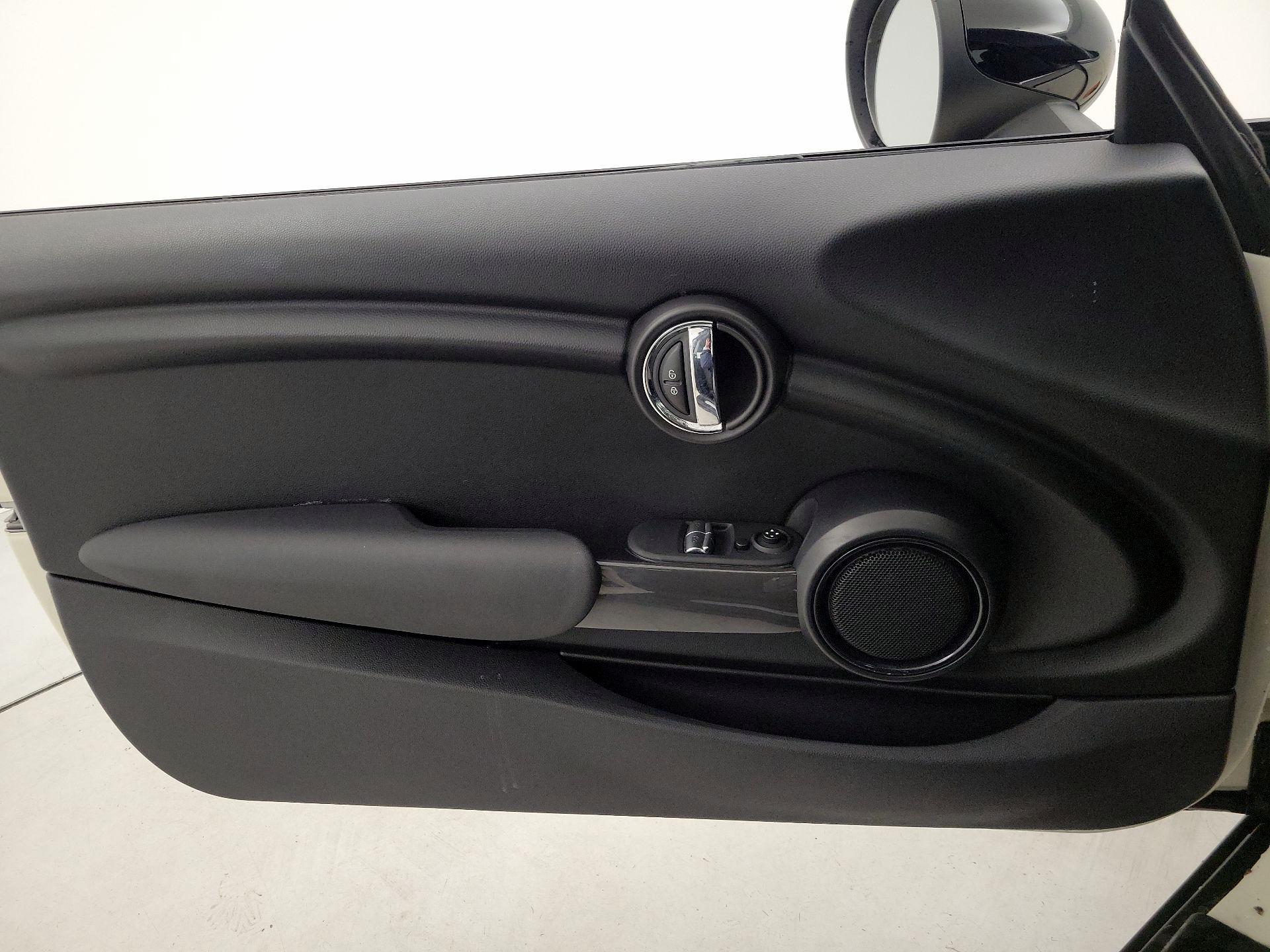 Thumbnail: 2017 MINI Cooper Hardtop - 12