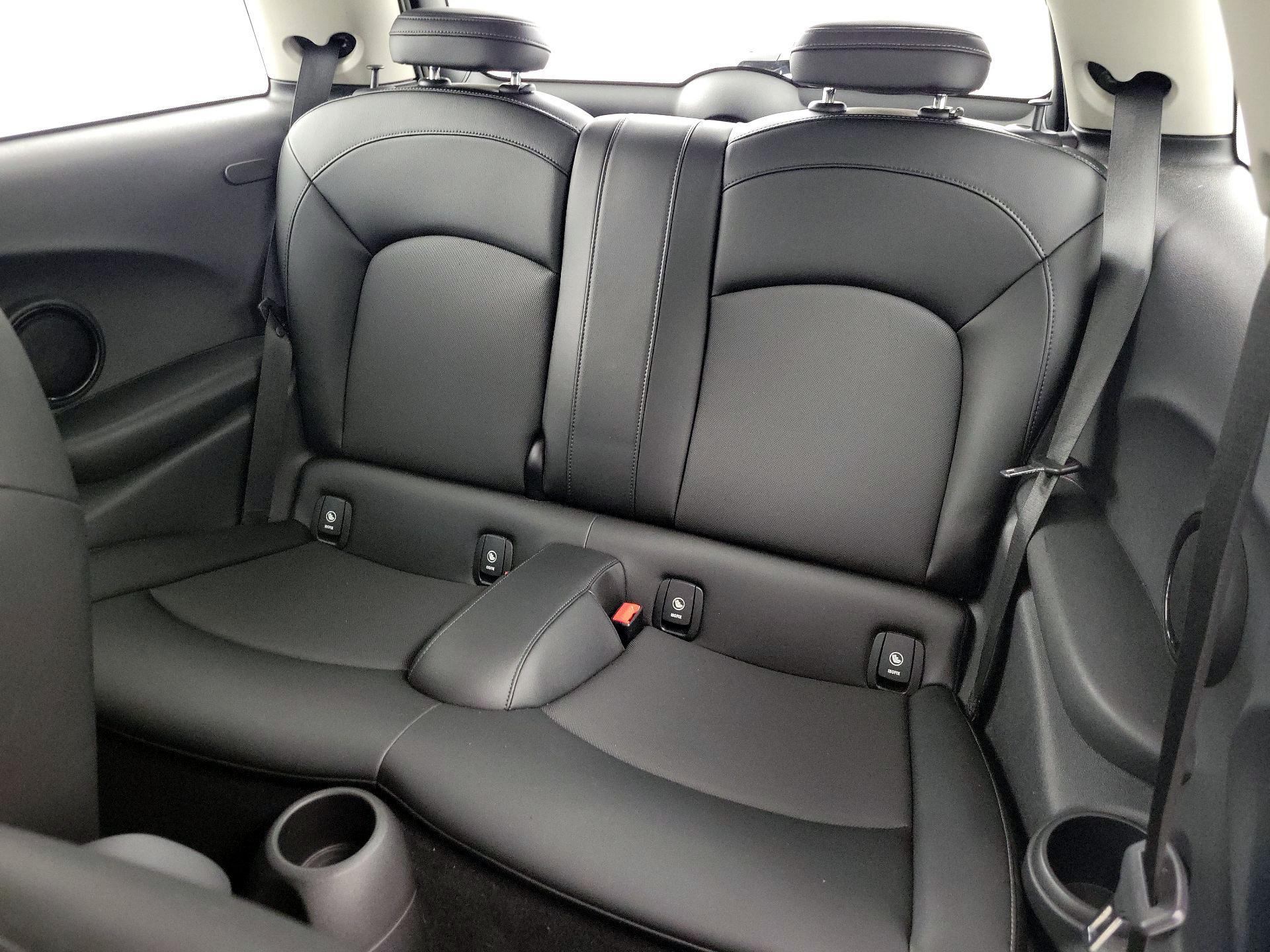 Thumbnail: 2017 MINI Cooper Hardtop - 17