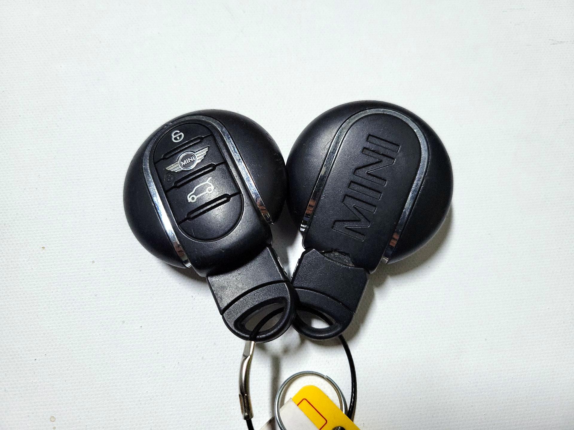 Thumbnail: 2017 MINI Cooper Hardtop - 20