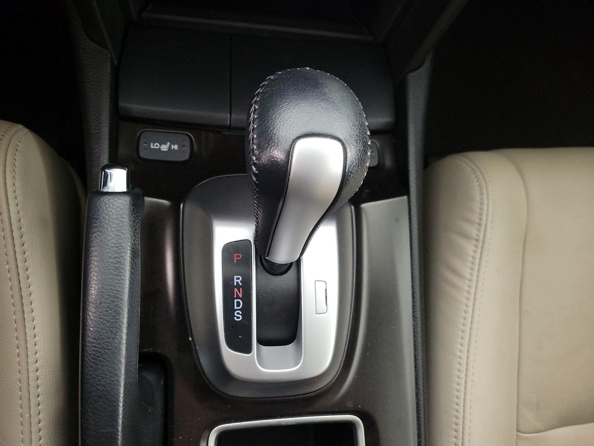 Thumbnail: 2015 Honda Accord Crosstour - 17