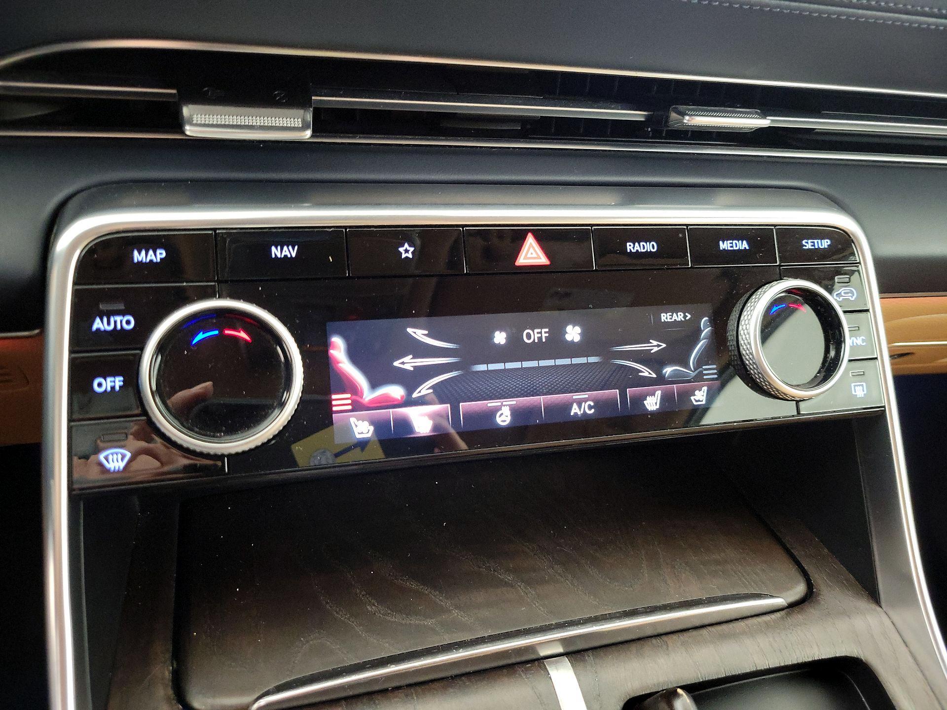 Thumbnail: 2023 Genesis GV80 - 17