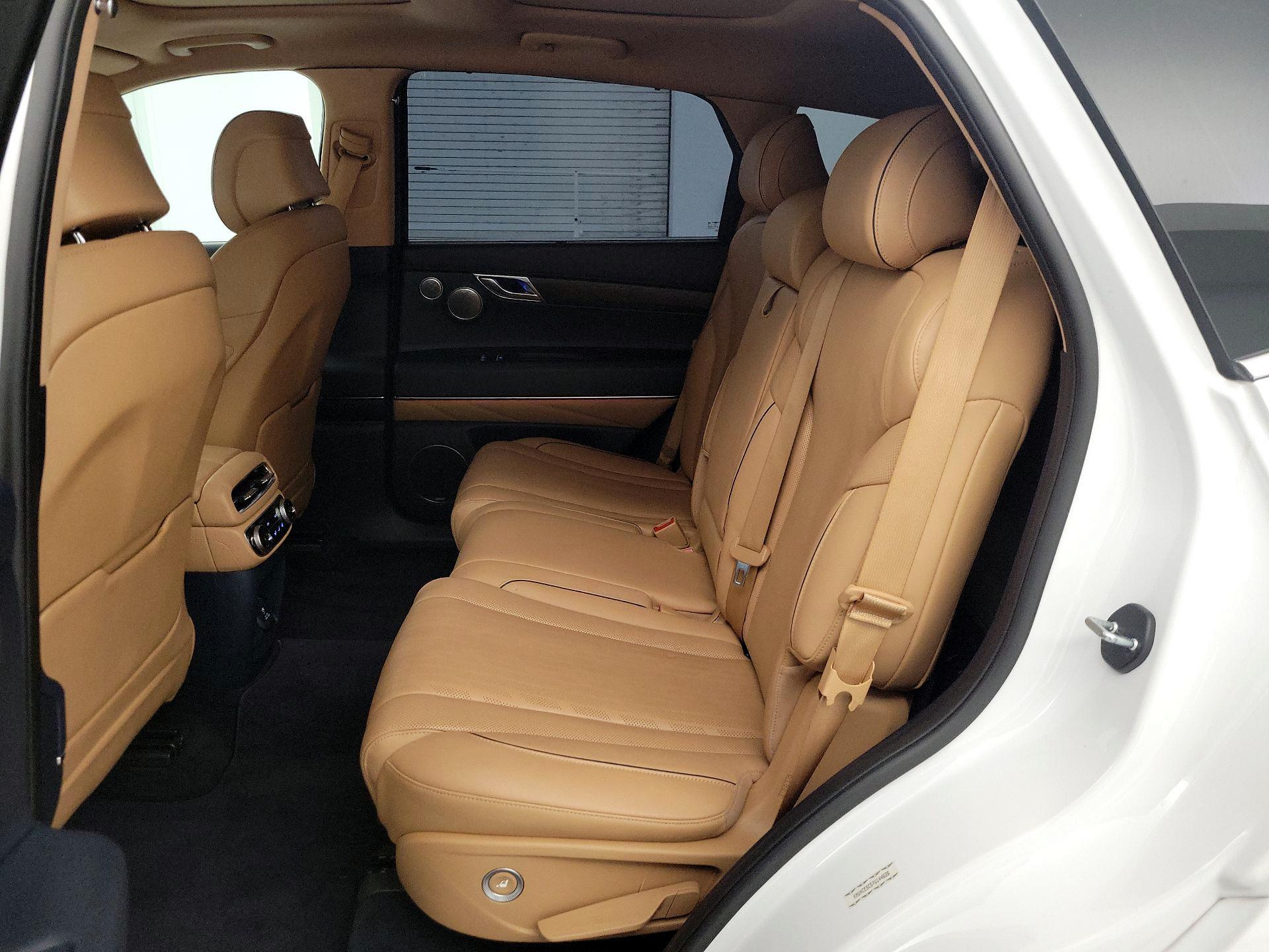 Thumbnail: 2023 Genesis GV80 - 20