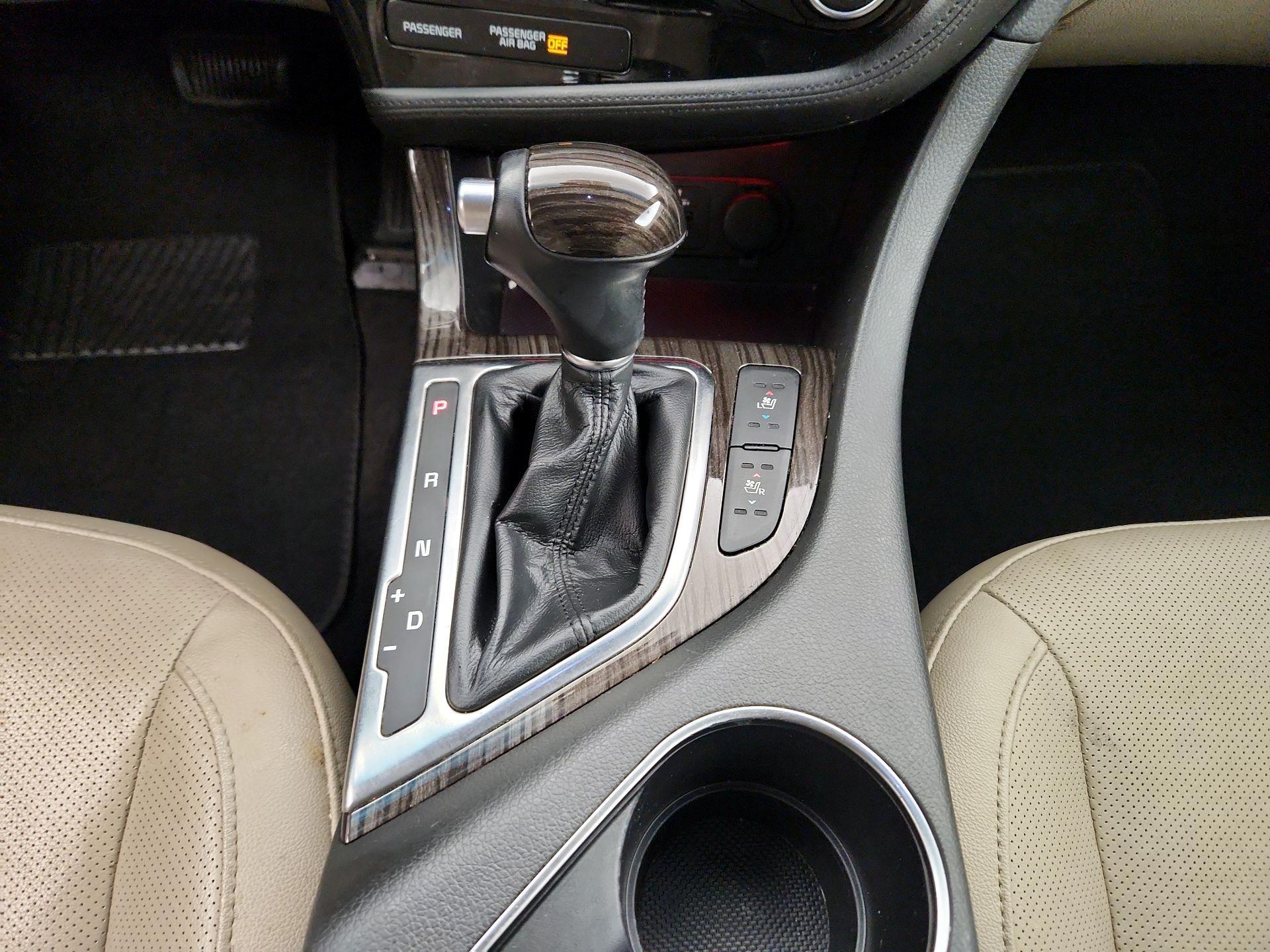 Thumbnail: 2015 Kia Optima - 17