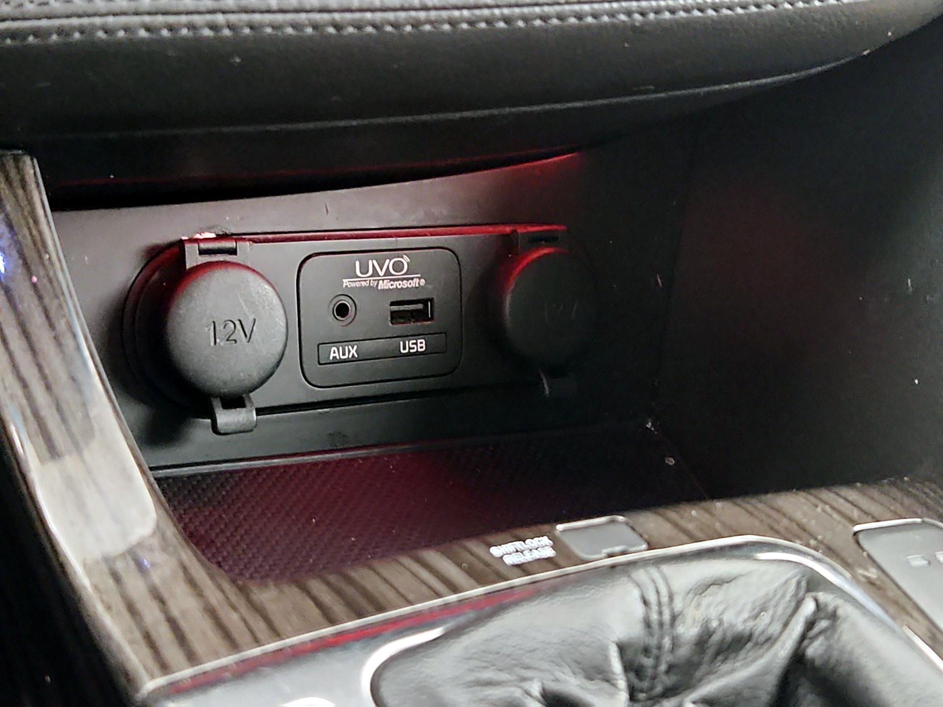 Thumbnail: 2015 Kia Optima - 18