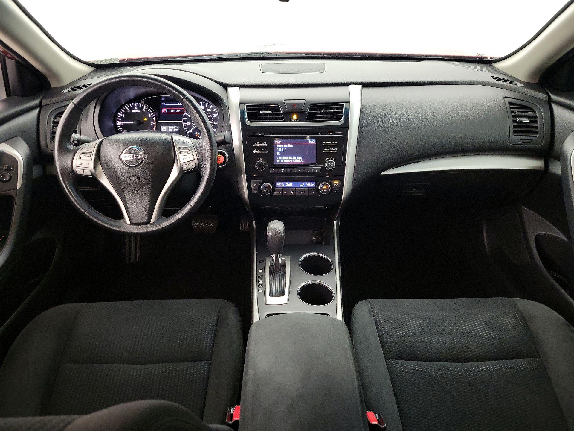 Thumbnail: 2015 Nissan Altima - 9