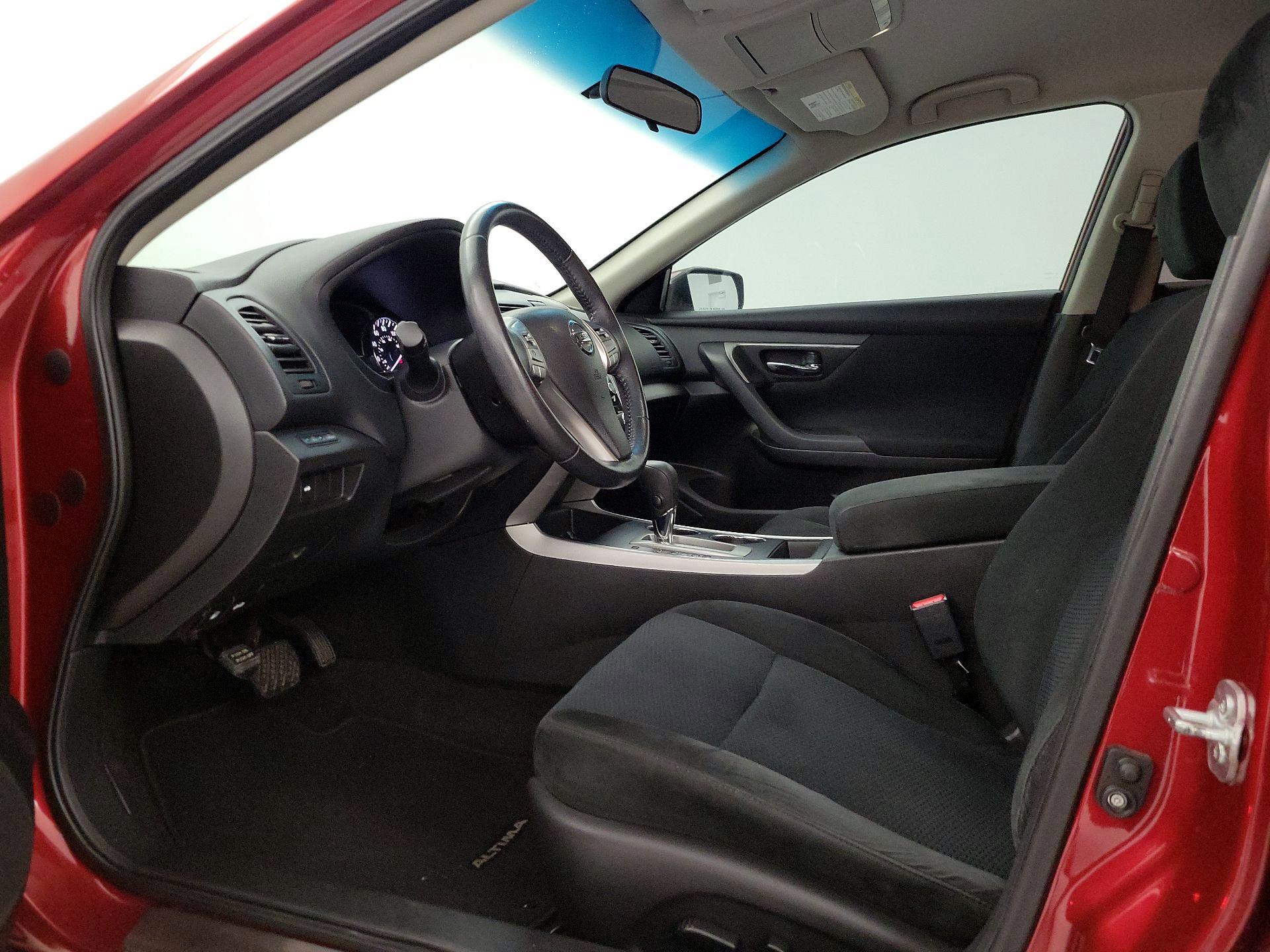 Thumbnail: 2015 Nissan Altima - 11