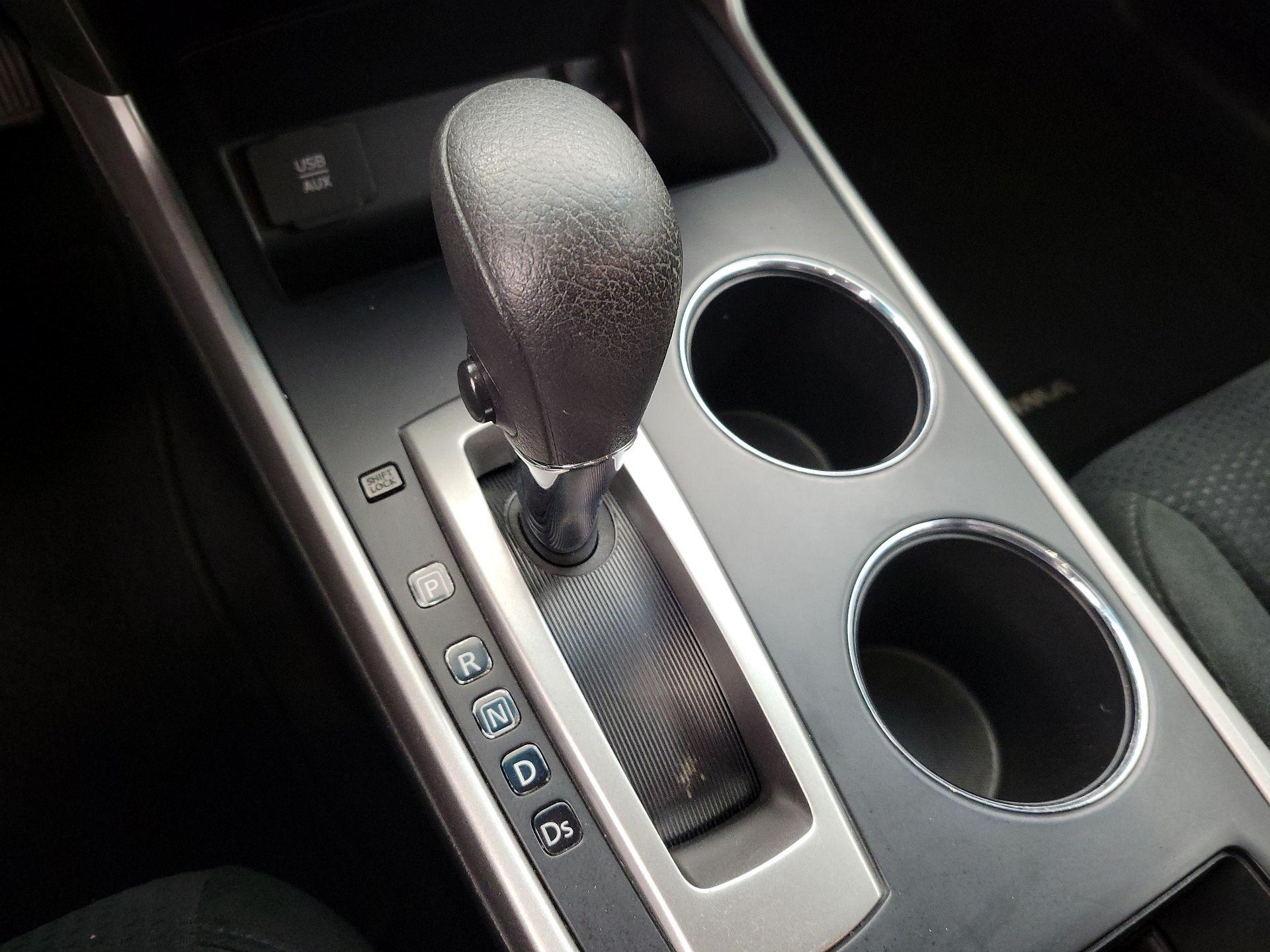 Thumbnail: 2015 Nissan Altima - 17