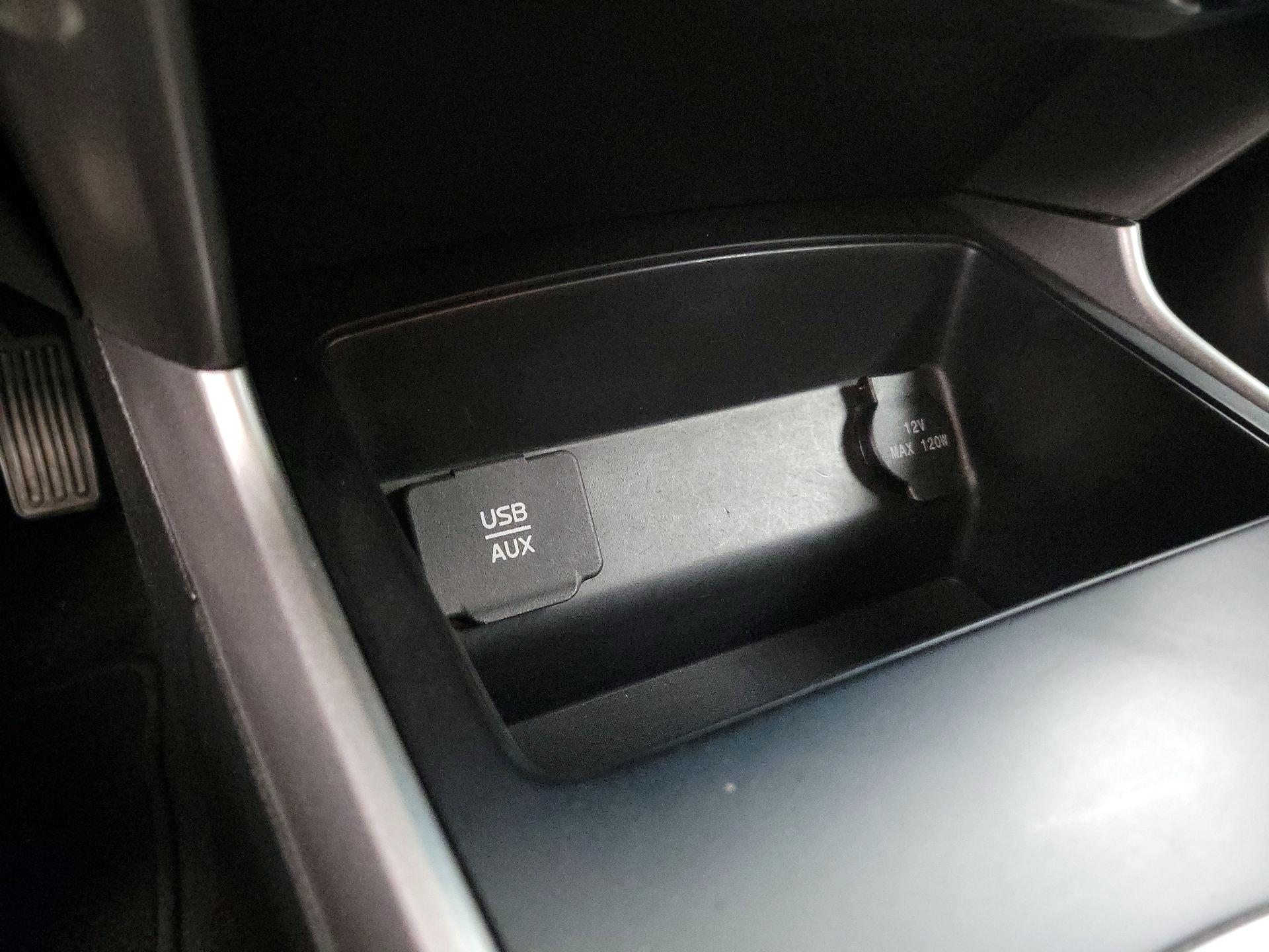 Thumbnail: 2015 Nissan Altima - 18