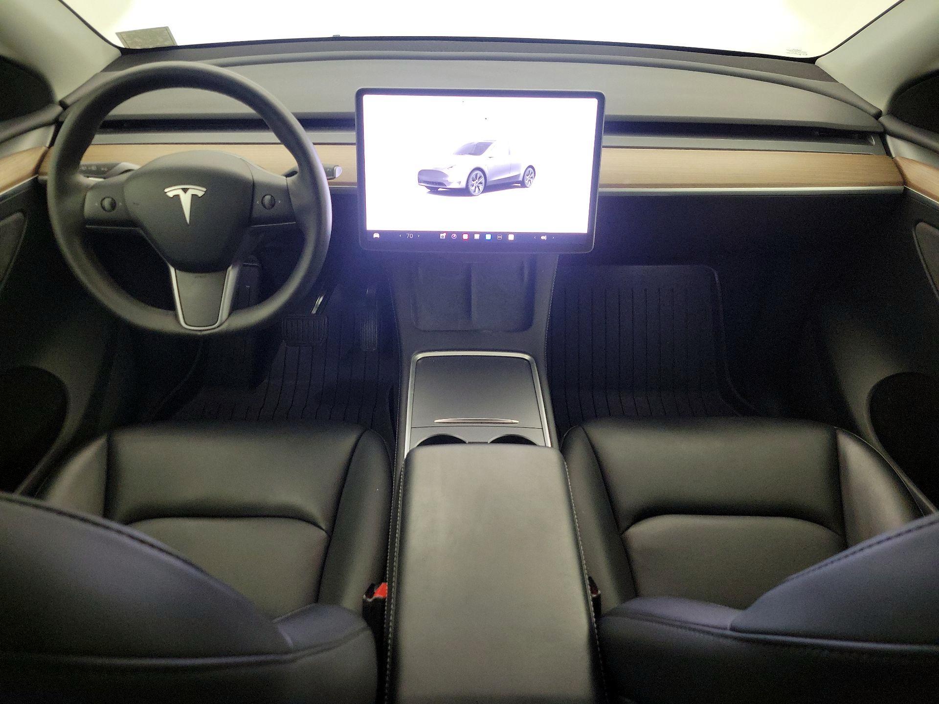 Thumbnail: 2025 Tesla Model Y - 9