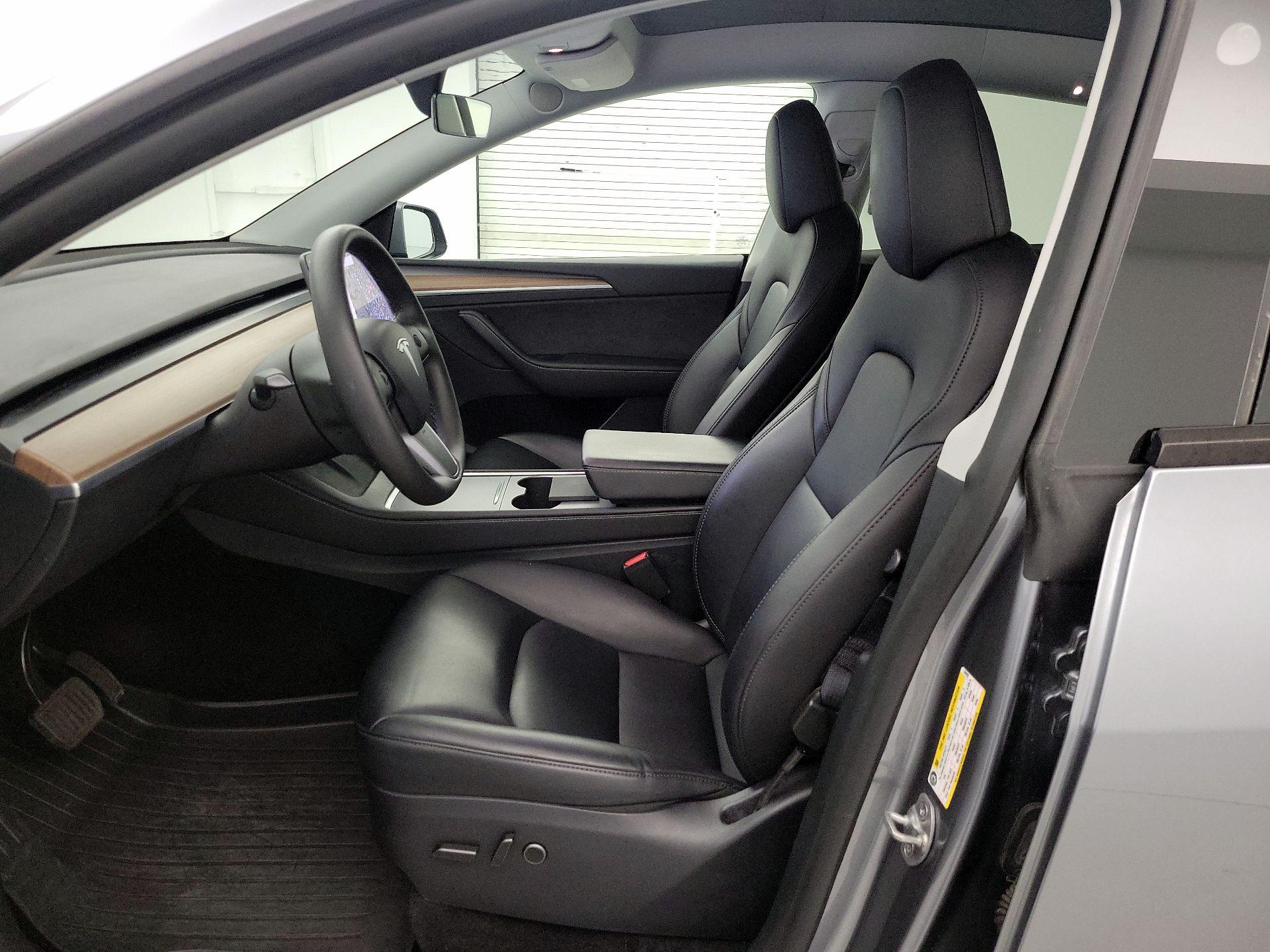 Thumbnail: 2025 Tesla Model Y - 11