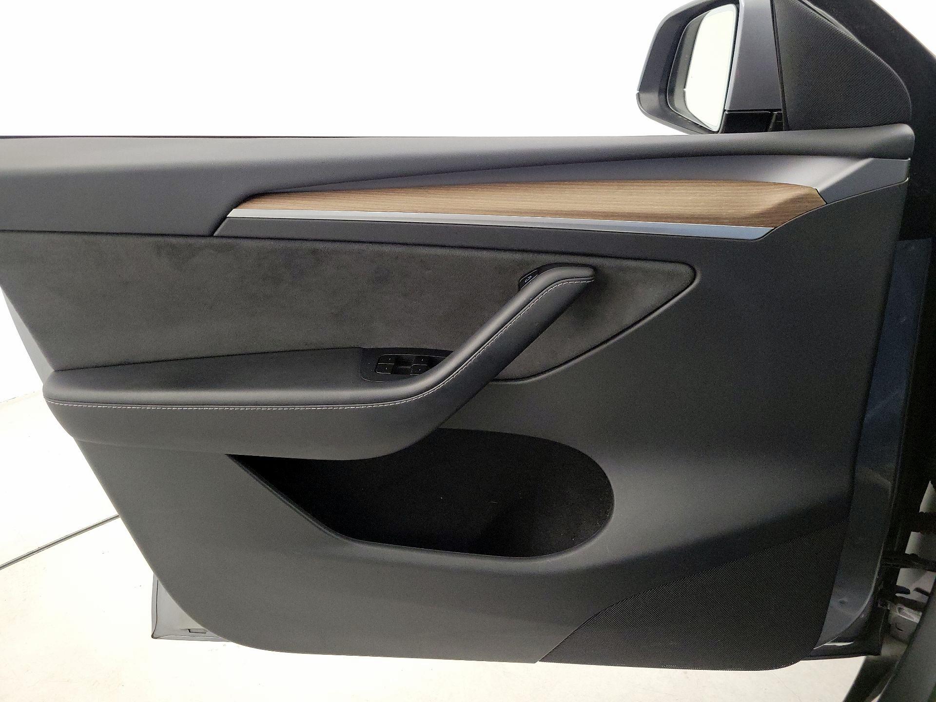 Thumbnail: 2025 Tesla Model Y - 12