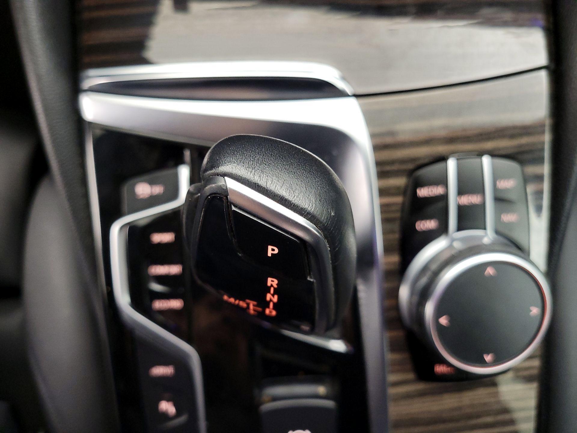 Thumbnail: 2019 BMW 5 Series - 17