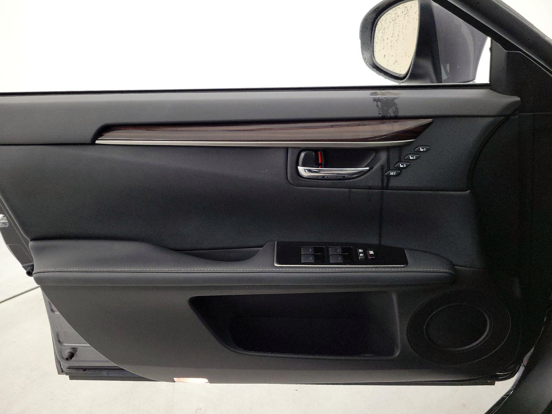 Thumbnail: 2017 Lexus ES - 12