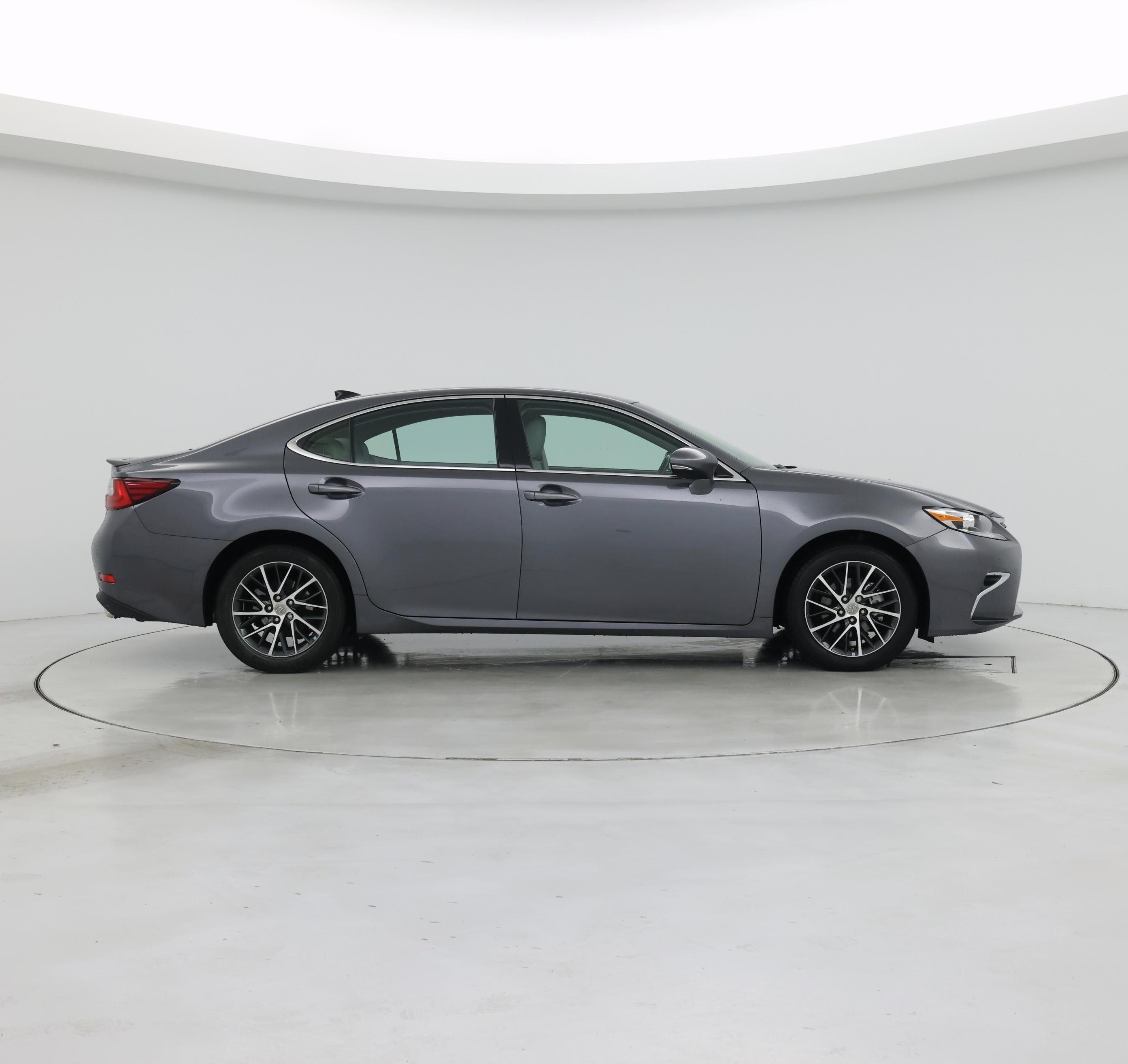 Thumbnail: 2017 Lexus ES - 7