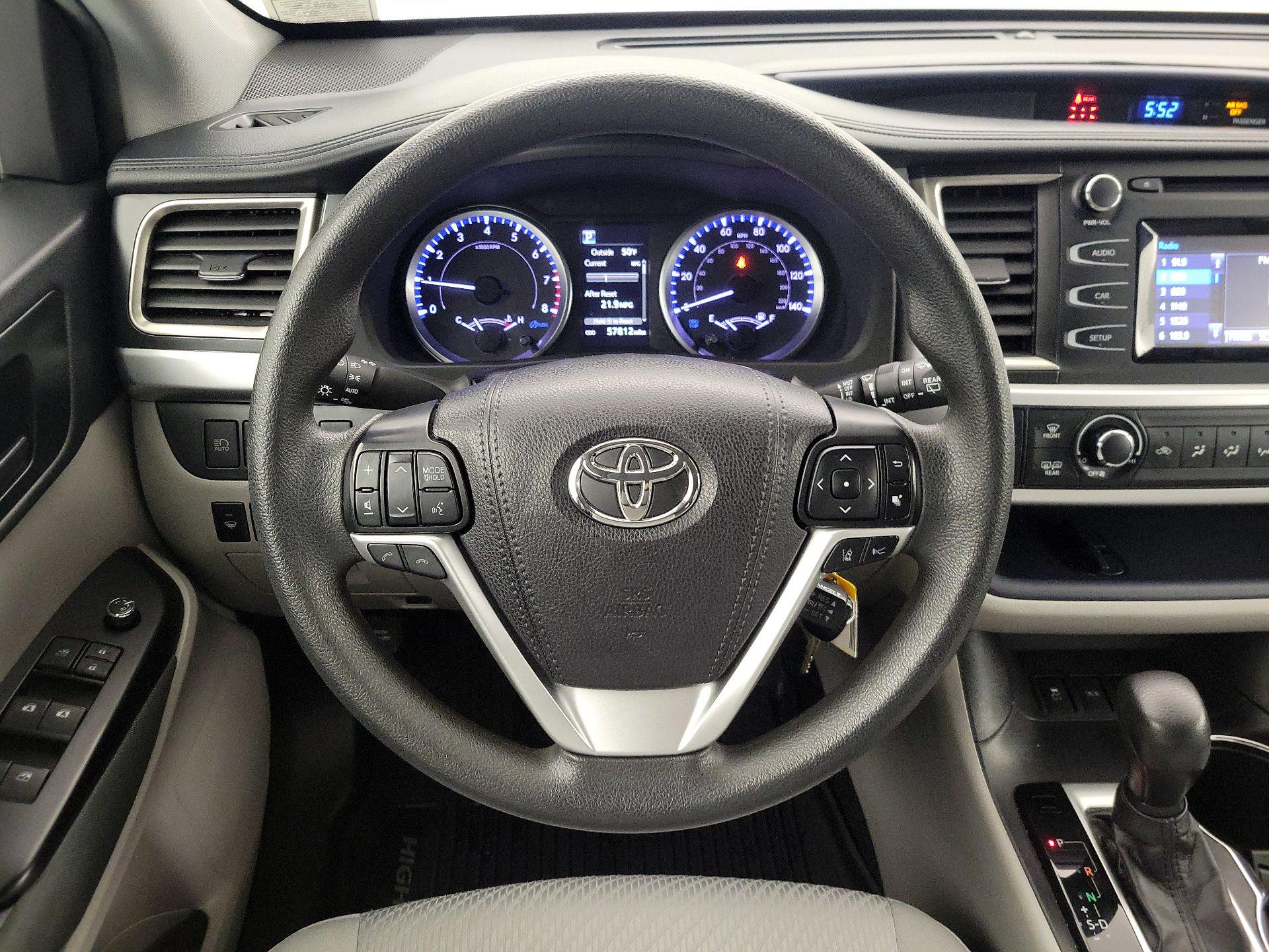 Thumbnail: 2019 Toyota Highlander - 10