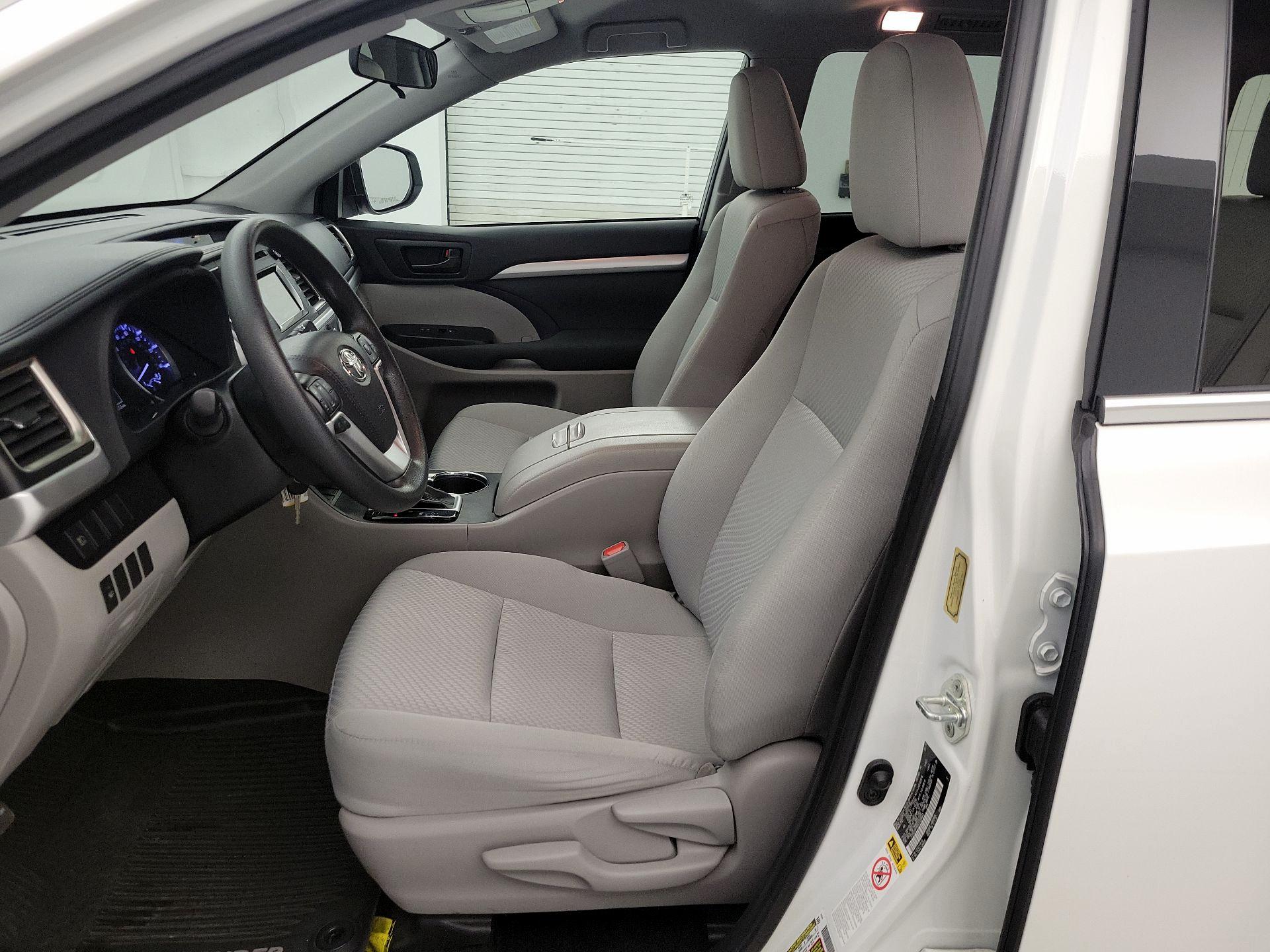 Thumbnail: 2019 Toyota Highlander - 11