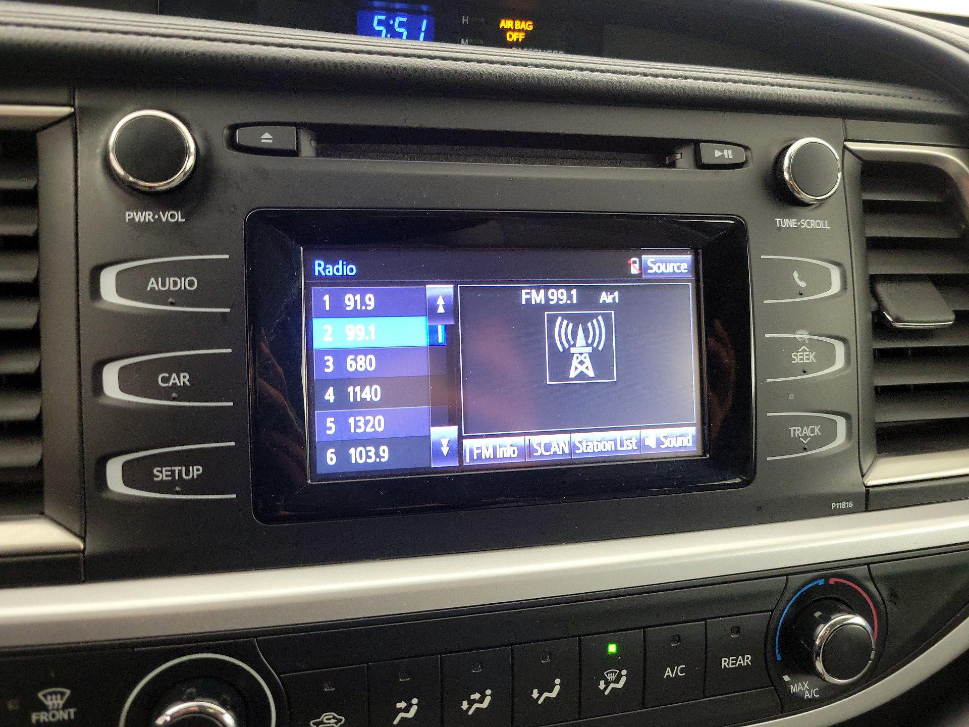 Thumbnail: 2019 Toyota Highlander - 15