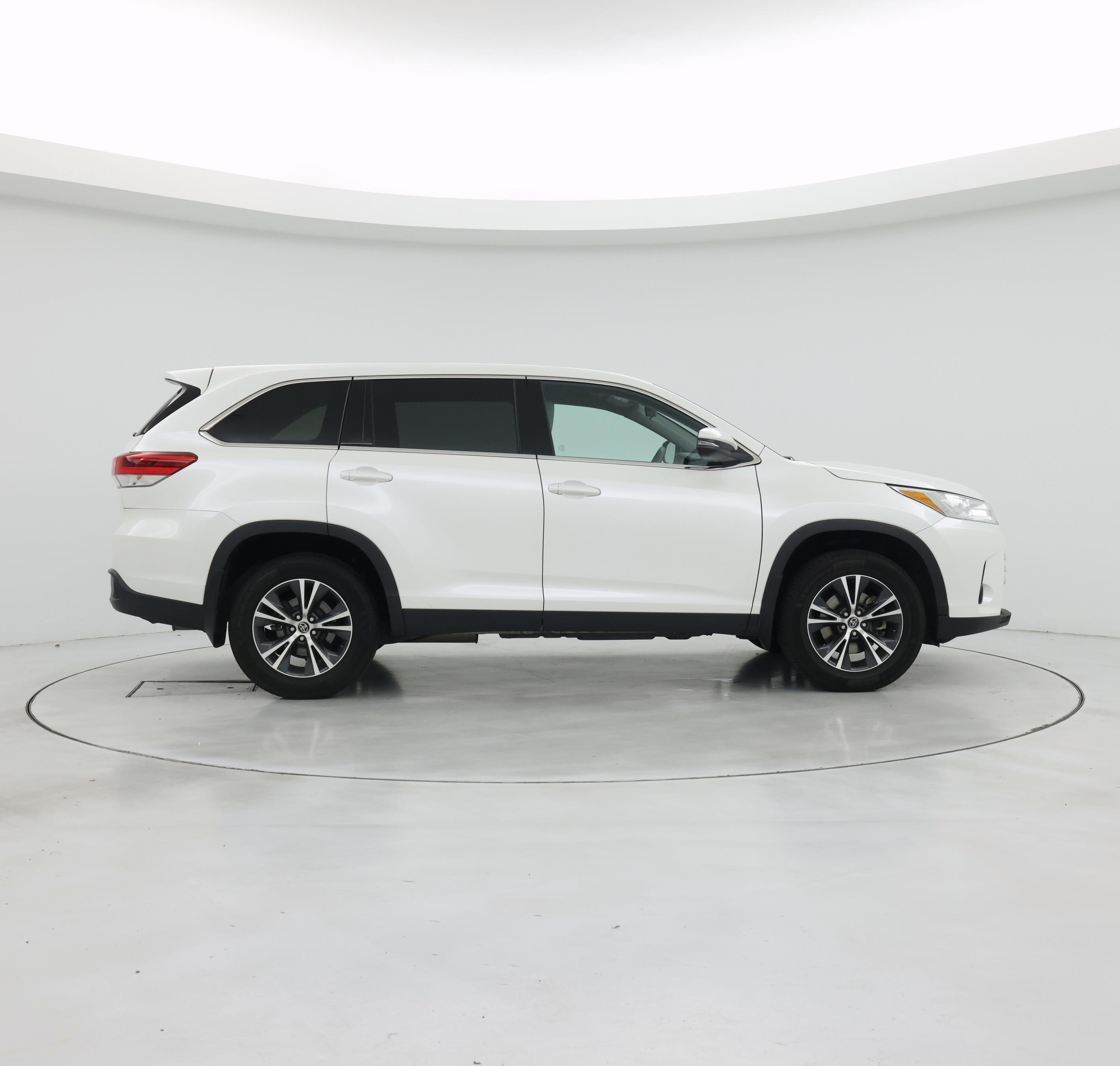 Thumbnail: 2019 Toyota Highlander - 7