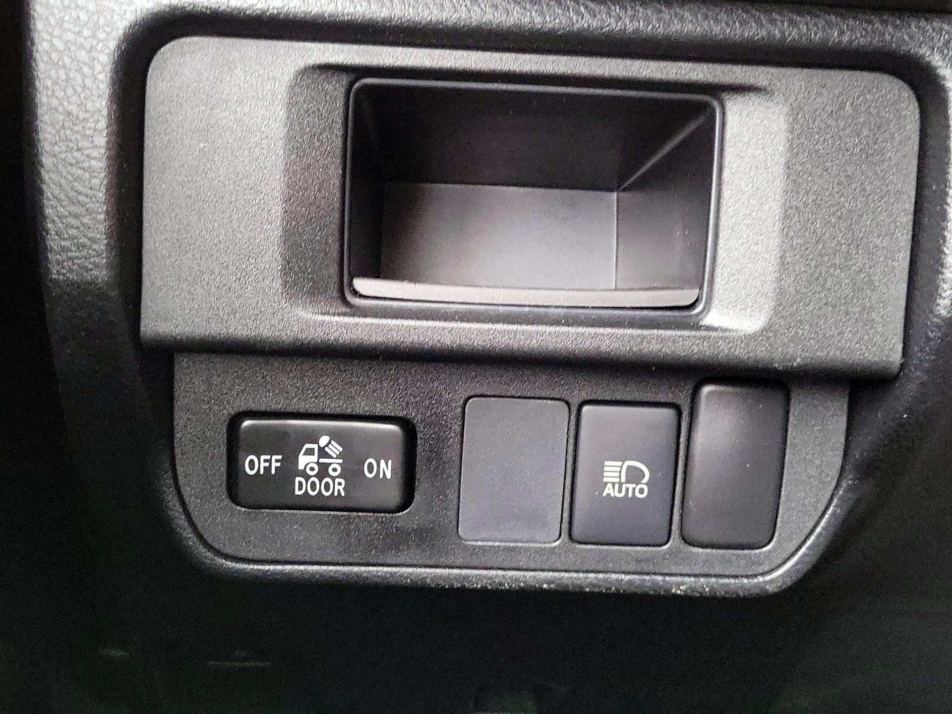 Thumbnail: 2019 Toyota Tacoma - 13