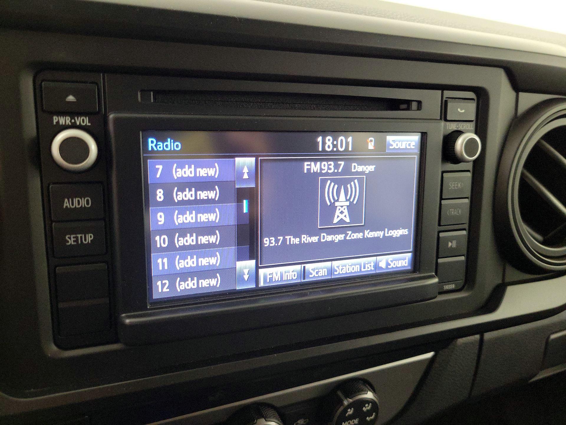 Thumbnail: 2019 Toyota Tacoma - 15