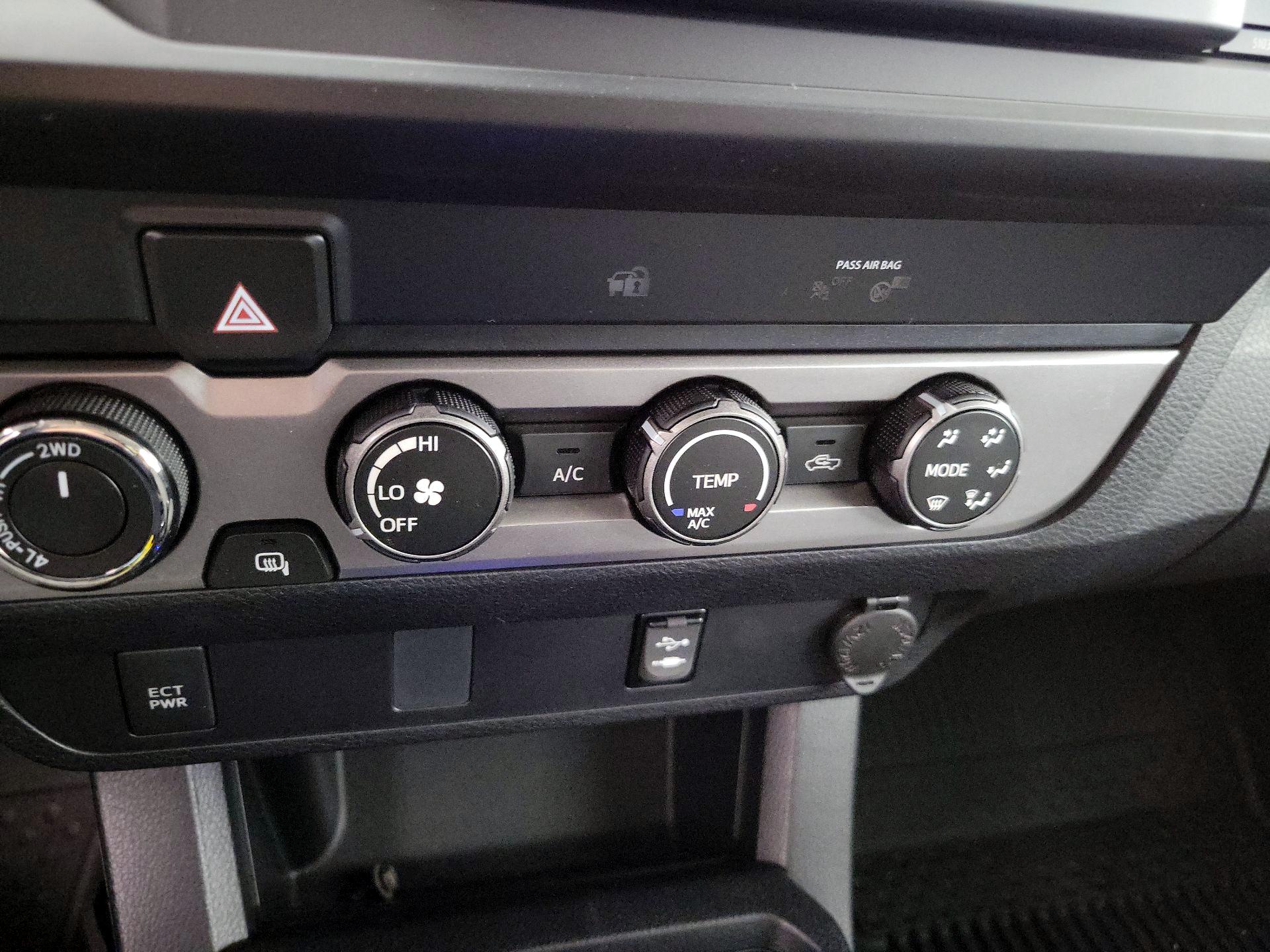 Thumbnail: 2019 Toyota Tacoma - 16