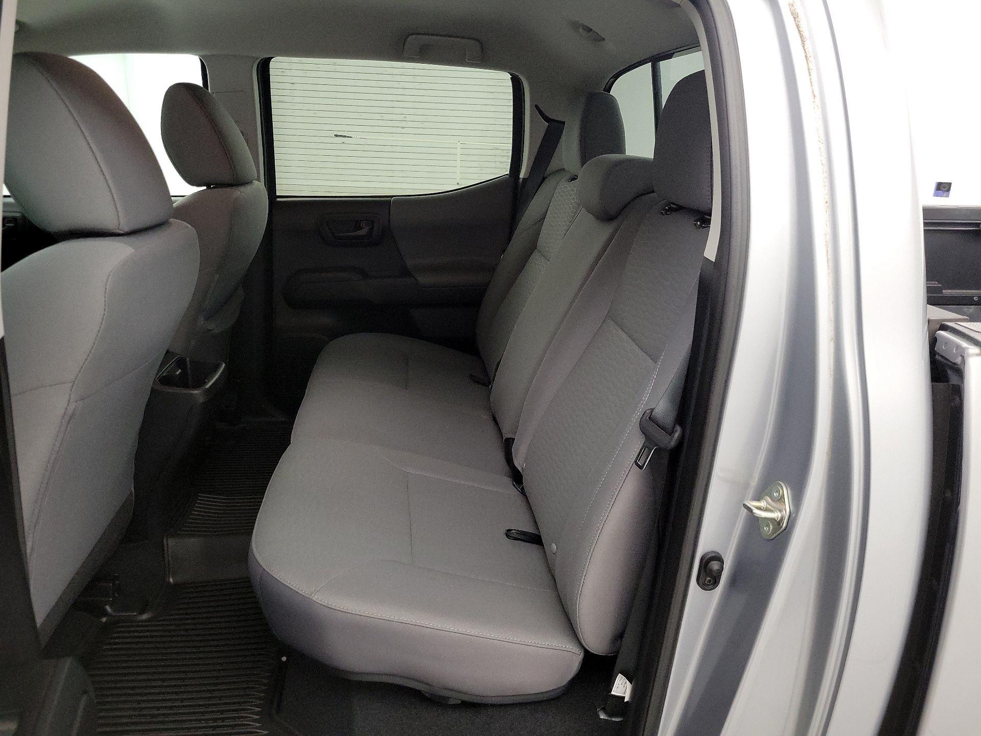 Thumbnail: 2019 Toyota Tacoma - 19