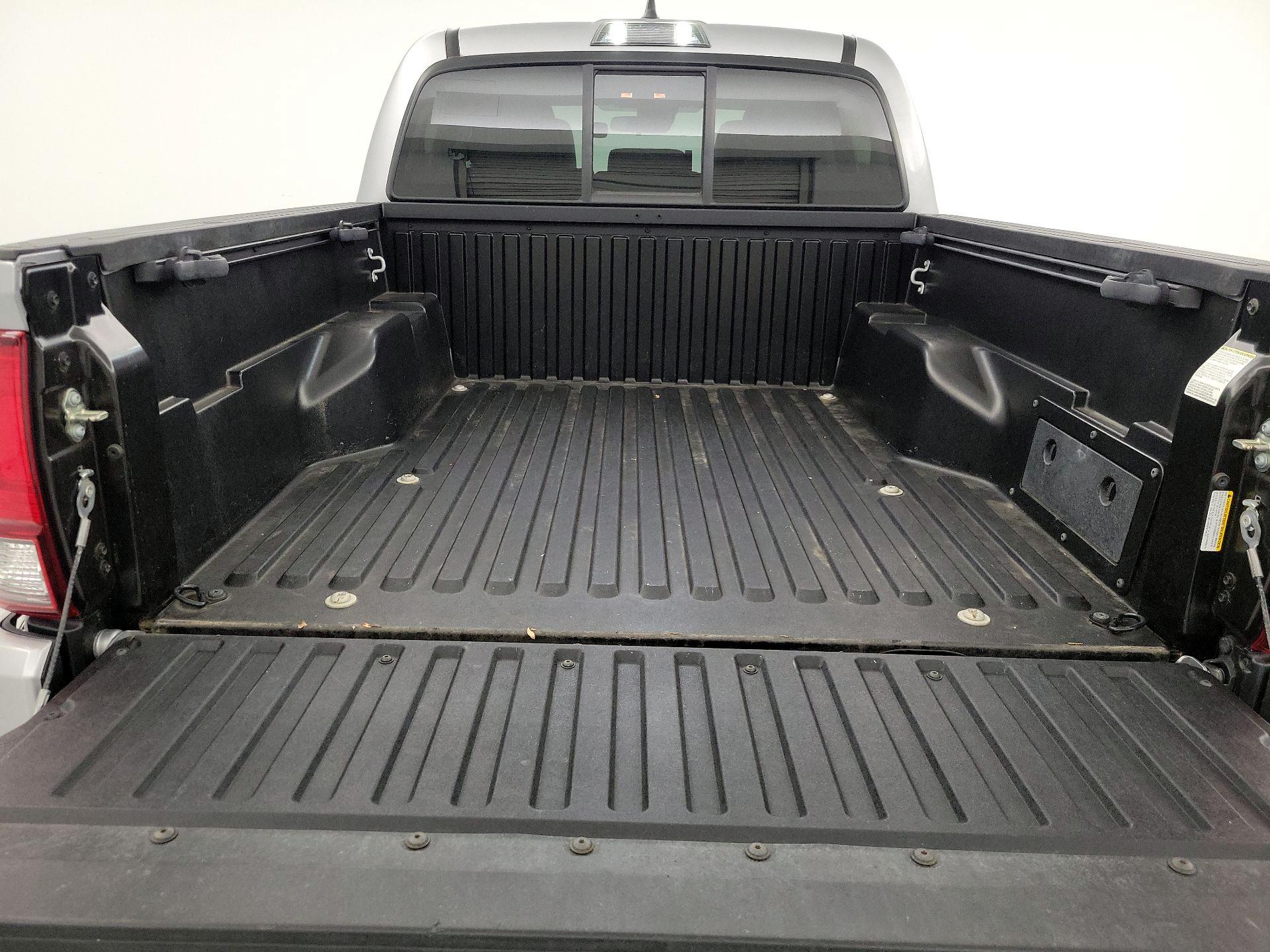 Thumbnail: 2019 Toyota Tacoma - 20