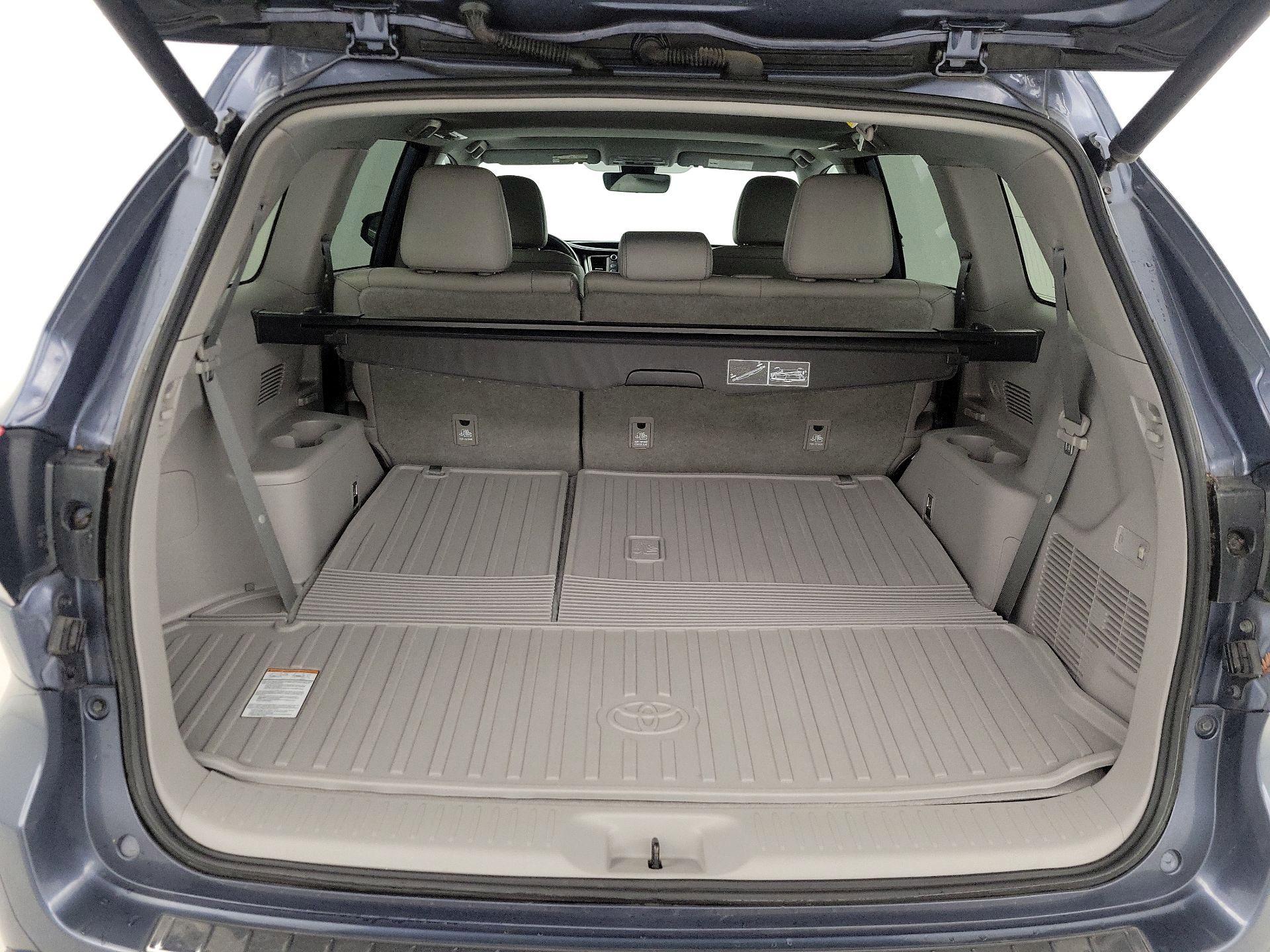 Thumbnail: 2018 Toyota Highlander - 20