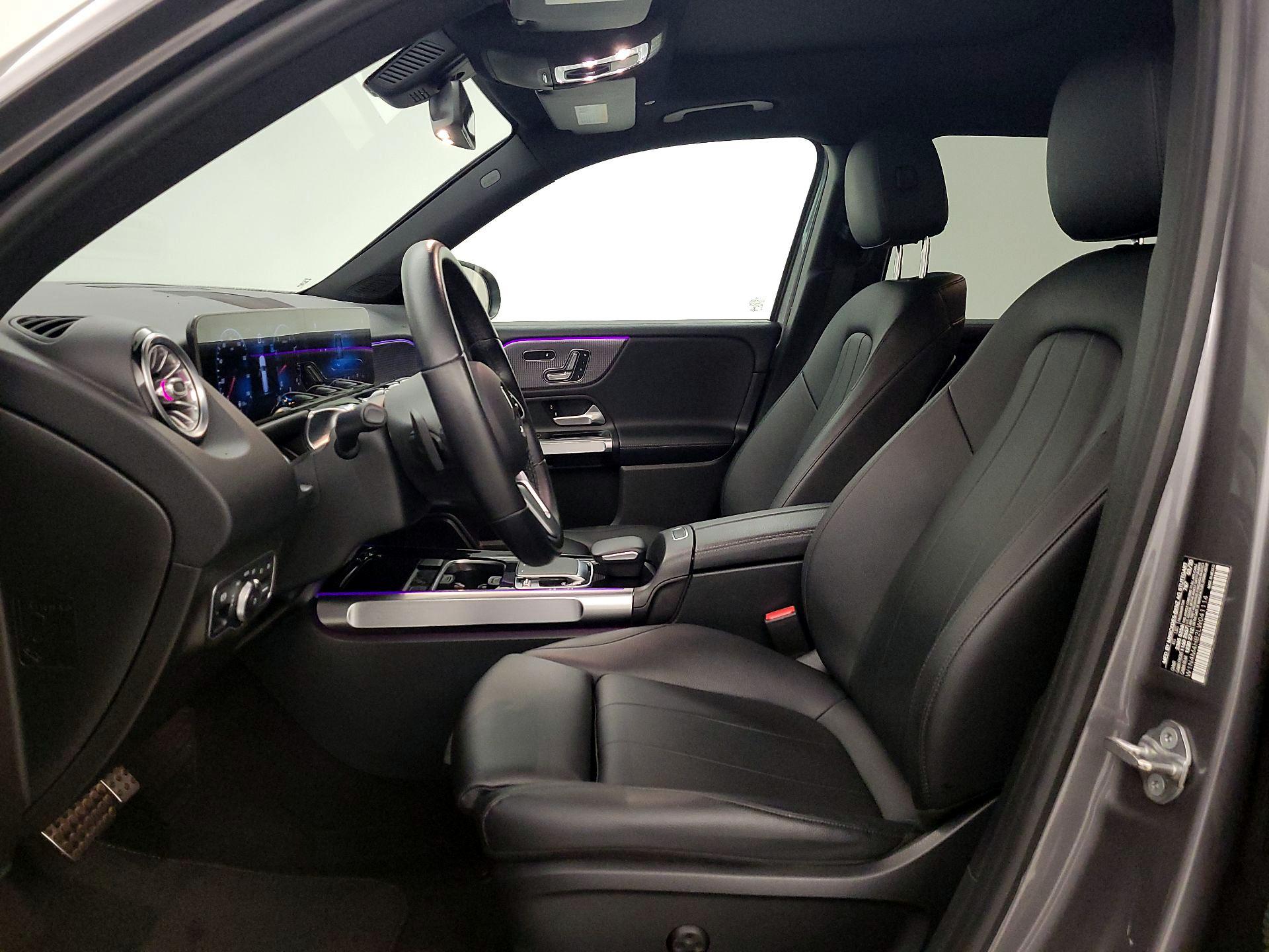 Thumbnail: 2020 Mercedes-Benz GLB - 11