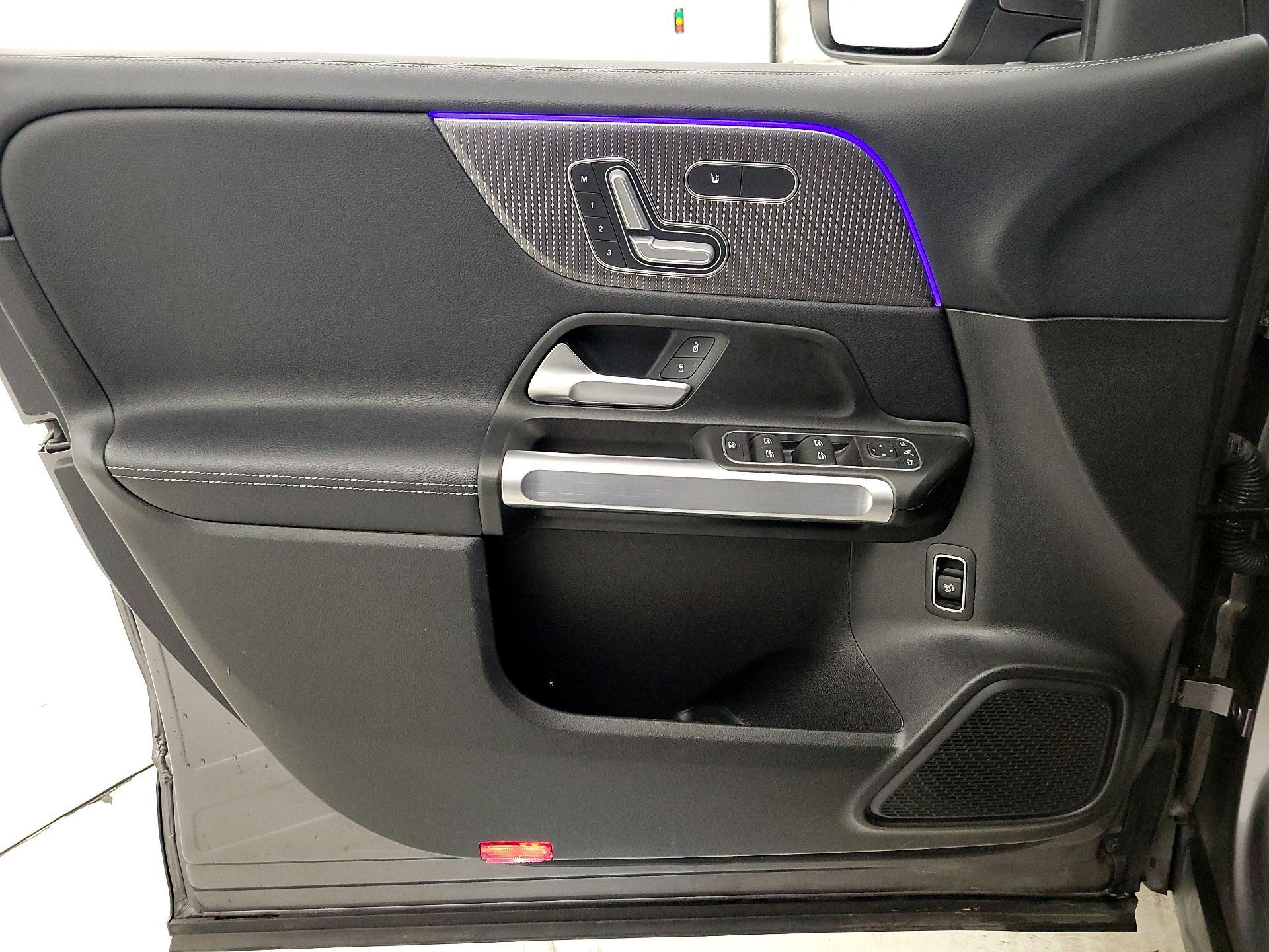 Thumbnail: 2020 Mercedes-Benz GLB - 12