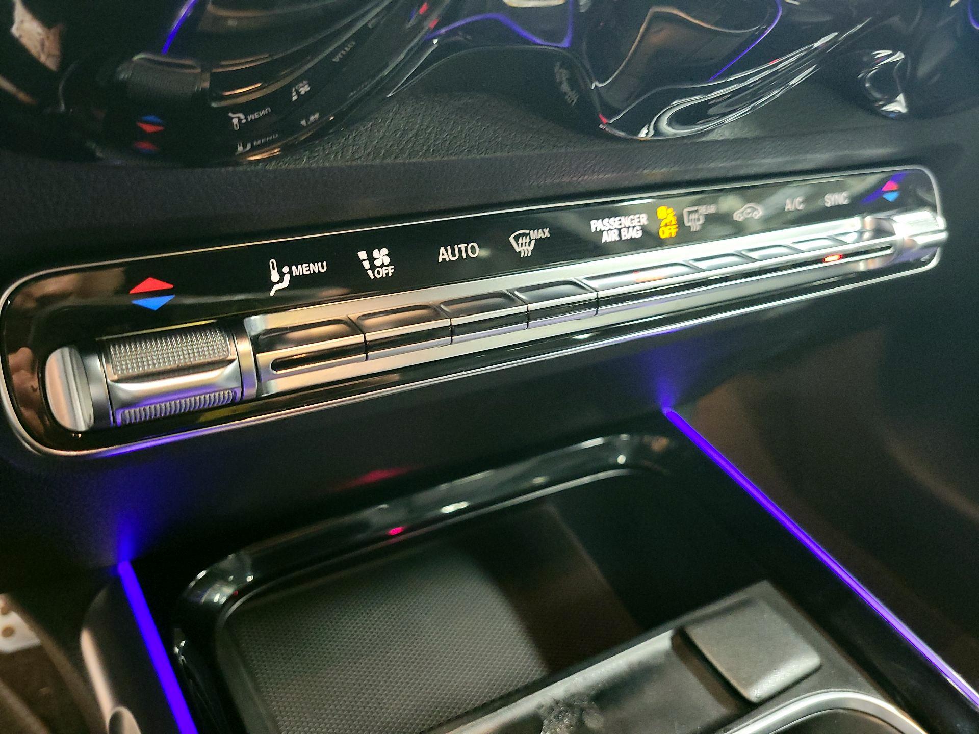 Thumbnail: 2020 Mercedes-Benz GLB - 16