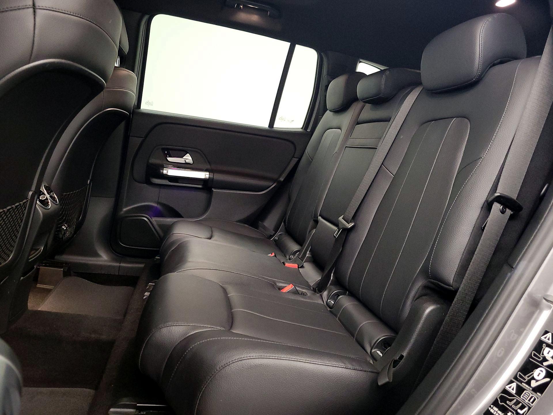 Thumbnail: 2020 Mercedes-Benz GLB - 18