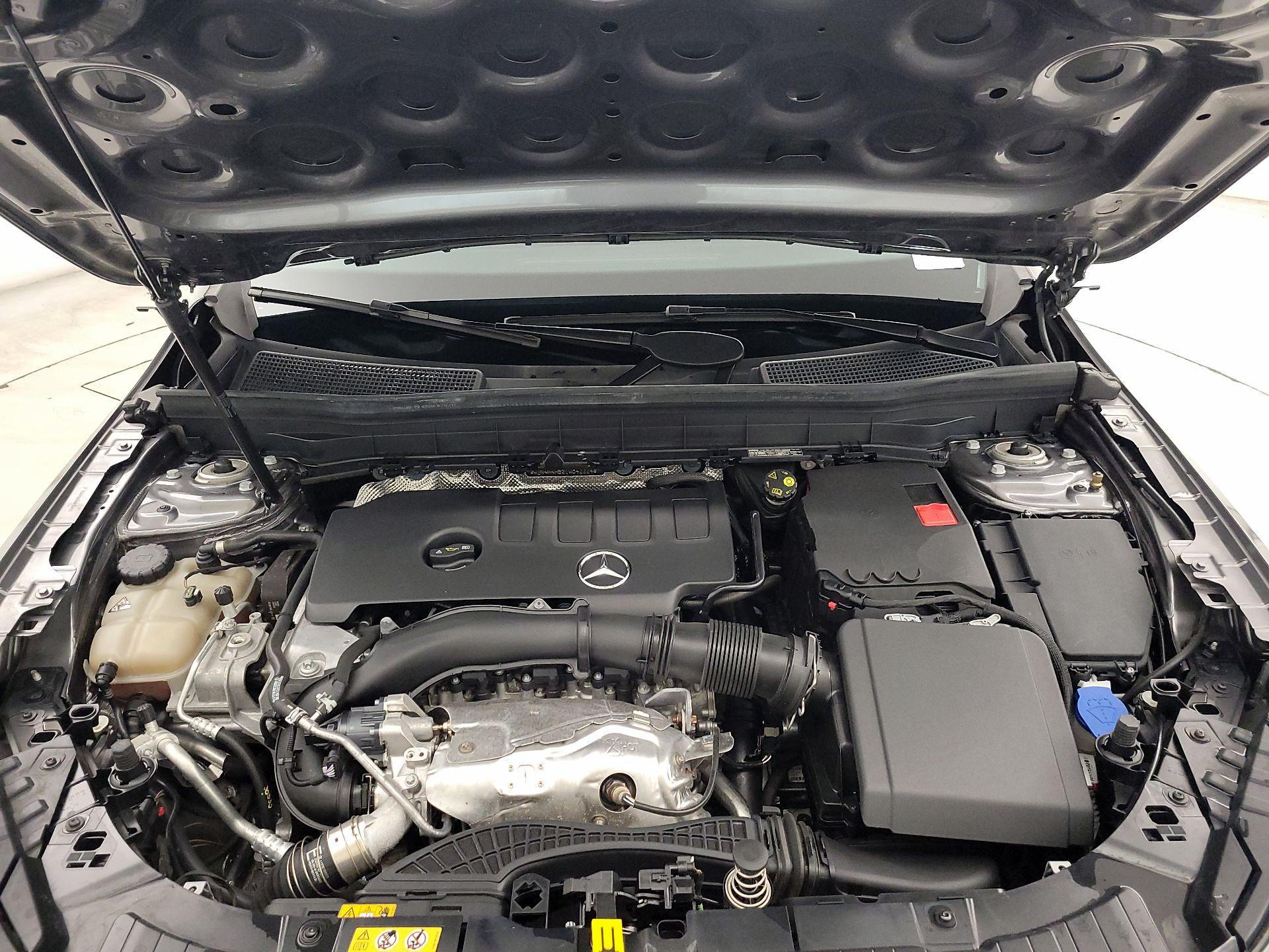 Thumbnail: 2020 Mercedes-Benz GLB - 20