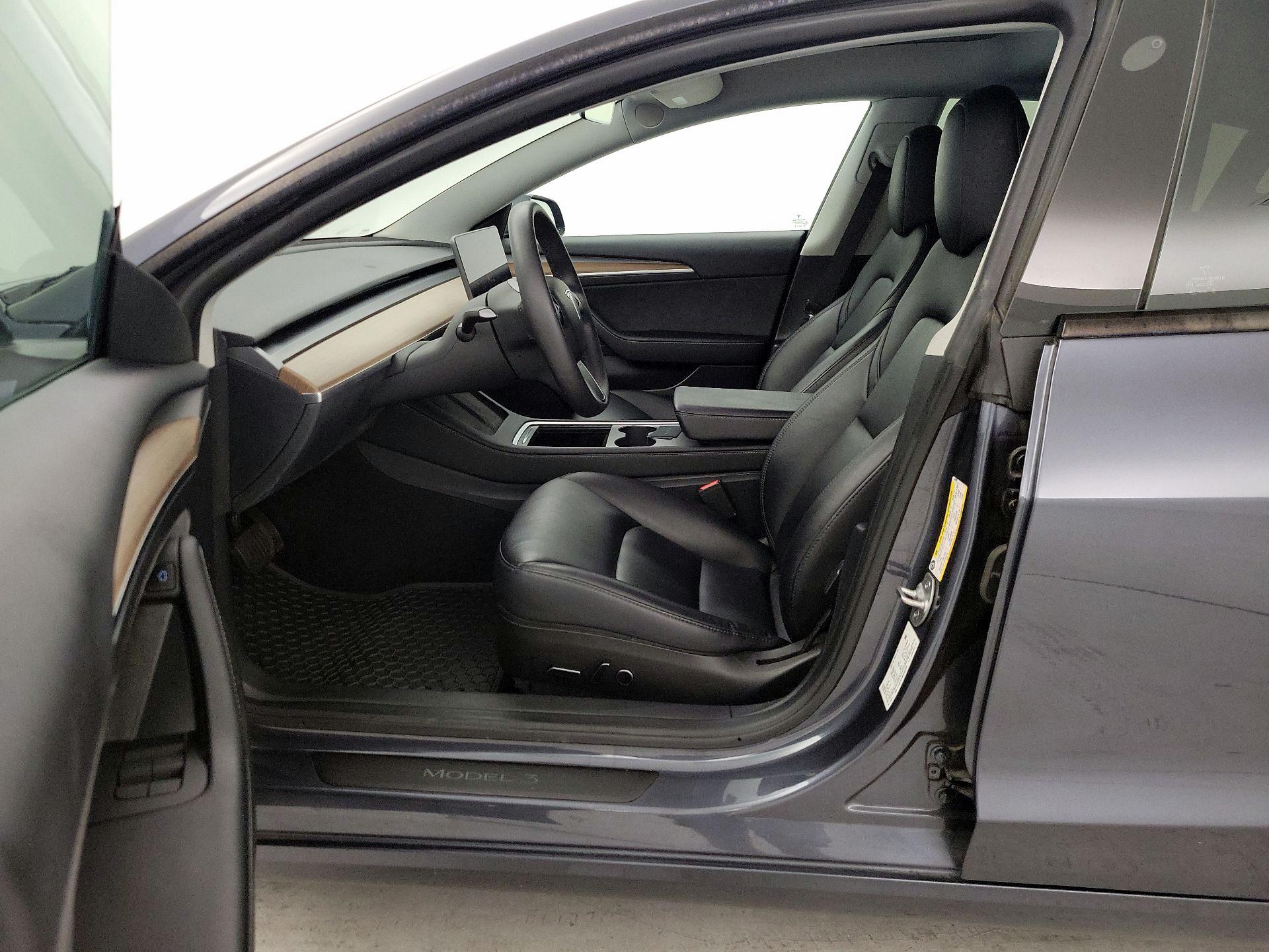 Thumbnail: 2023 Tesla Model 3 - 11