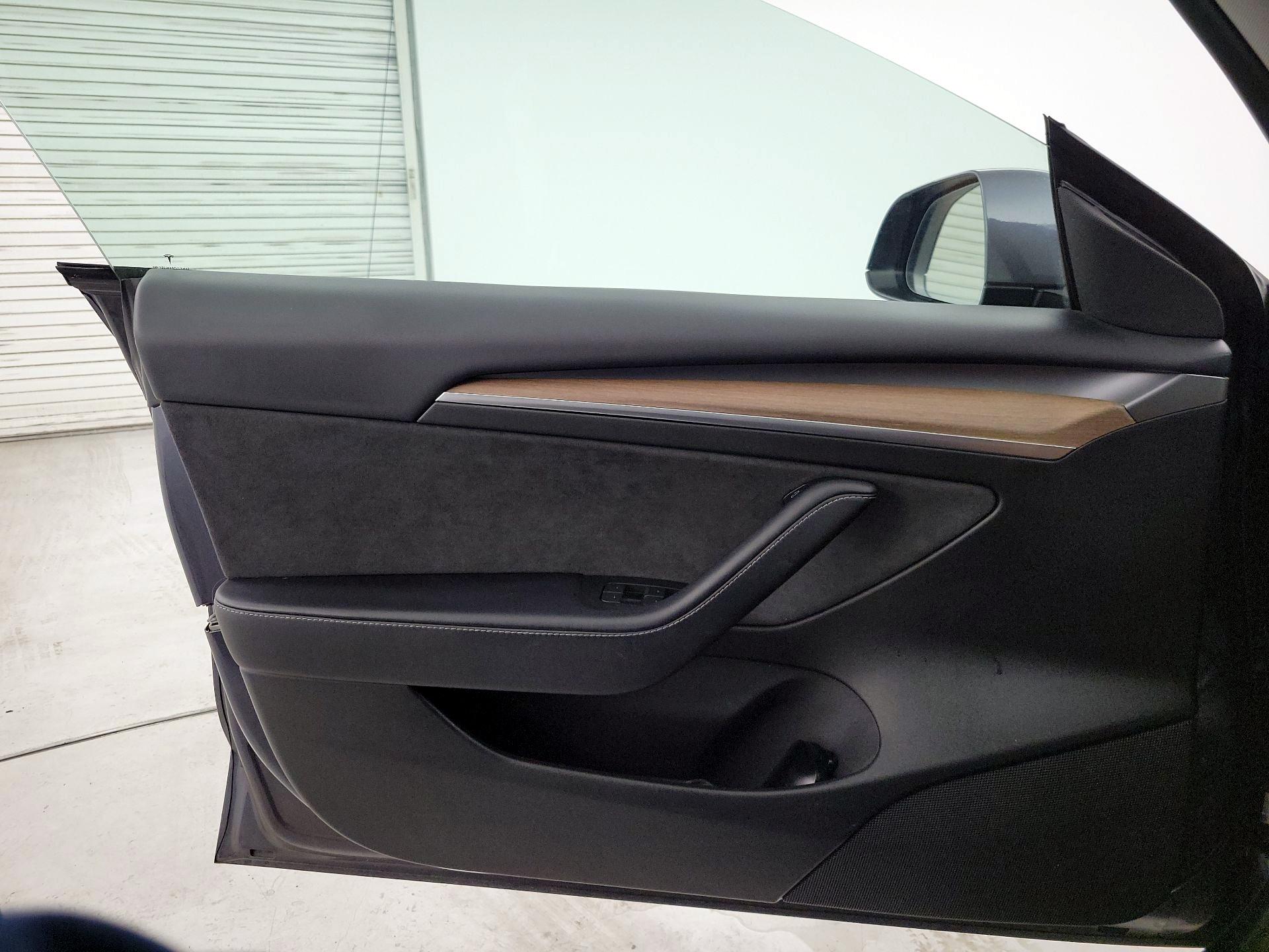 Thumbnail: 2023 Tesla Model 3 - 12