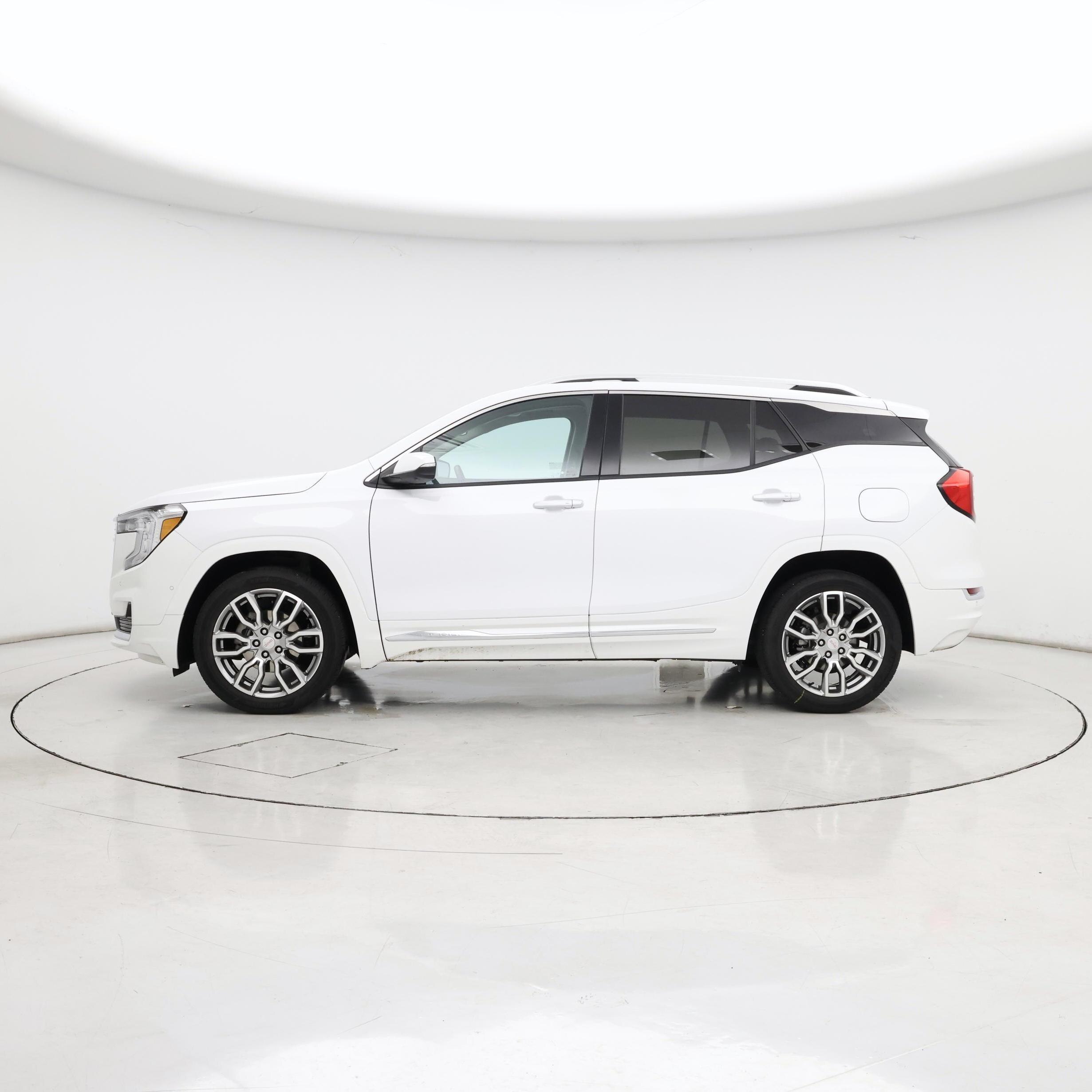 Thumbnail: 2023 GMC Terrain - 3