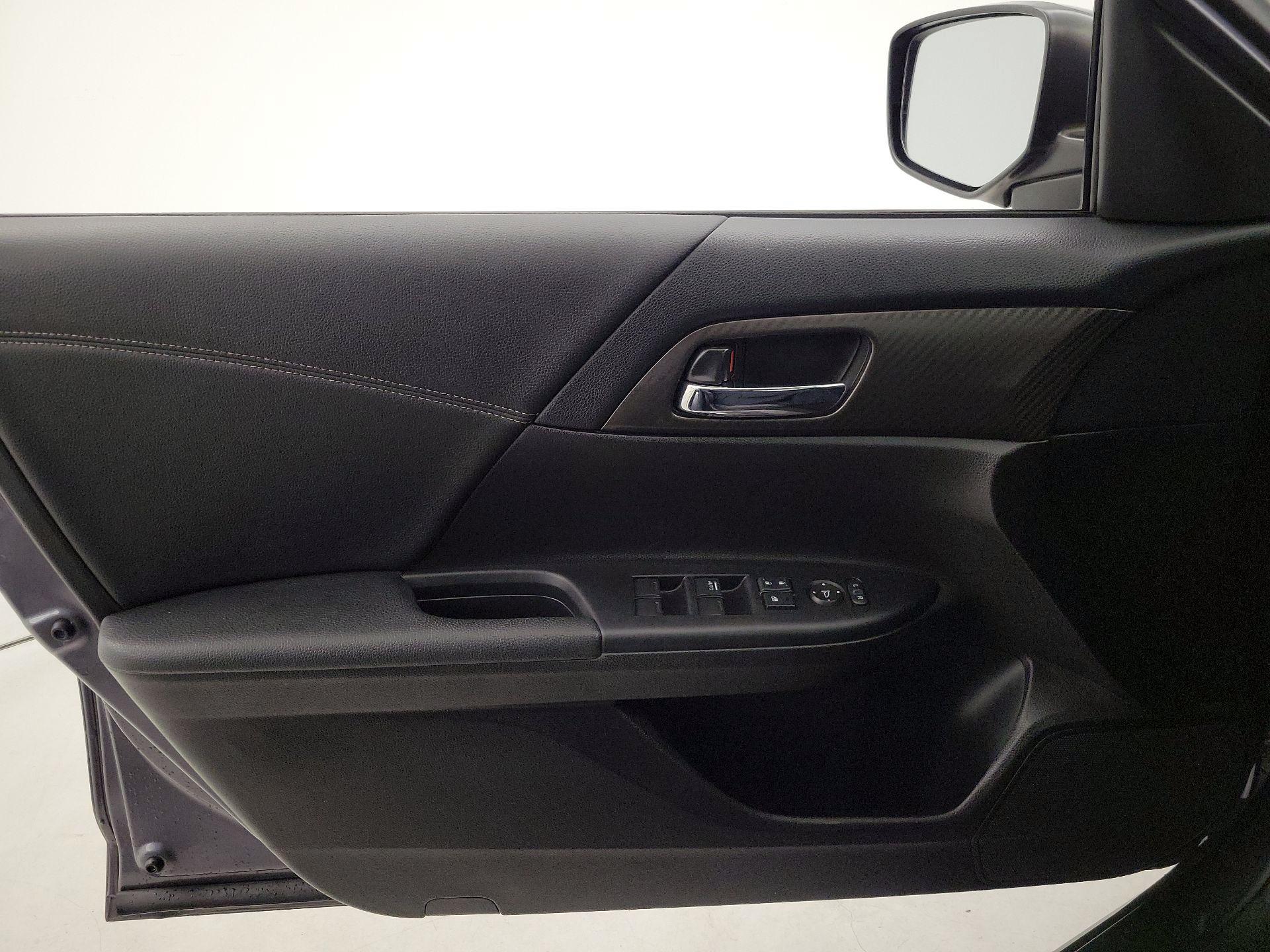 Thumbnail: 2017 Honda Accord - 12