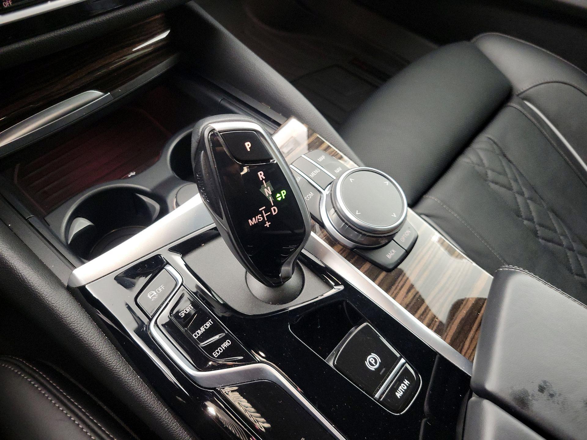 Thumbnail: 2022 BMW 5 Series - 18