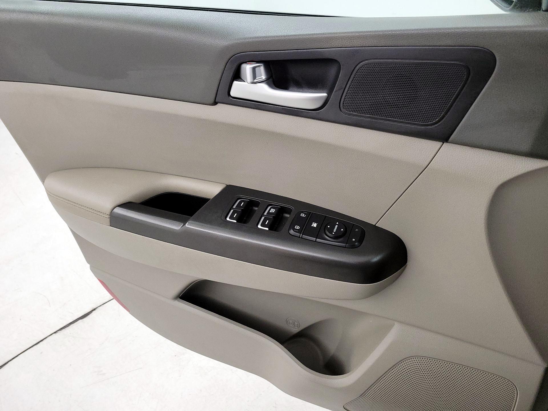 Thumbnail: 2019 Kia Sportage - 12