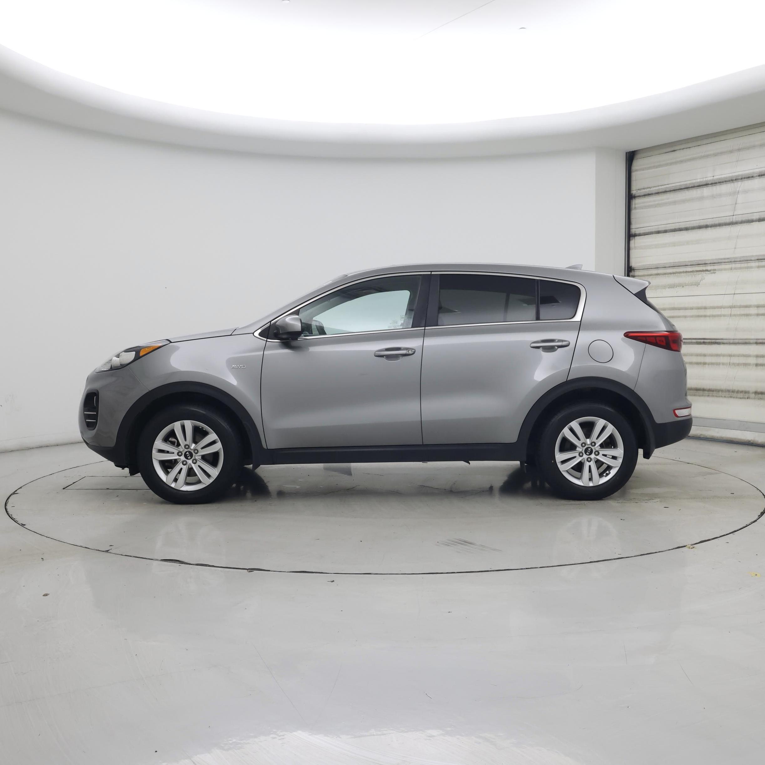 Thumbnail: 2019 Kia Sportage - 3