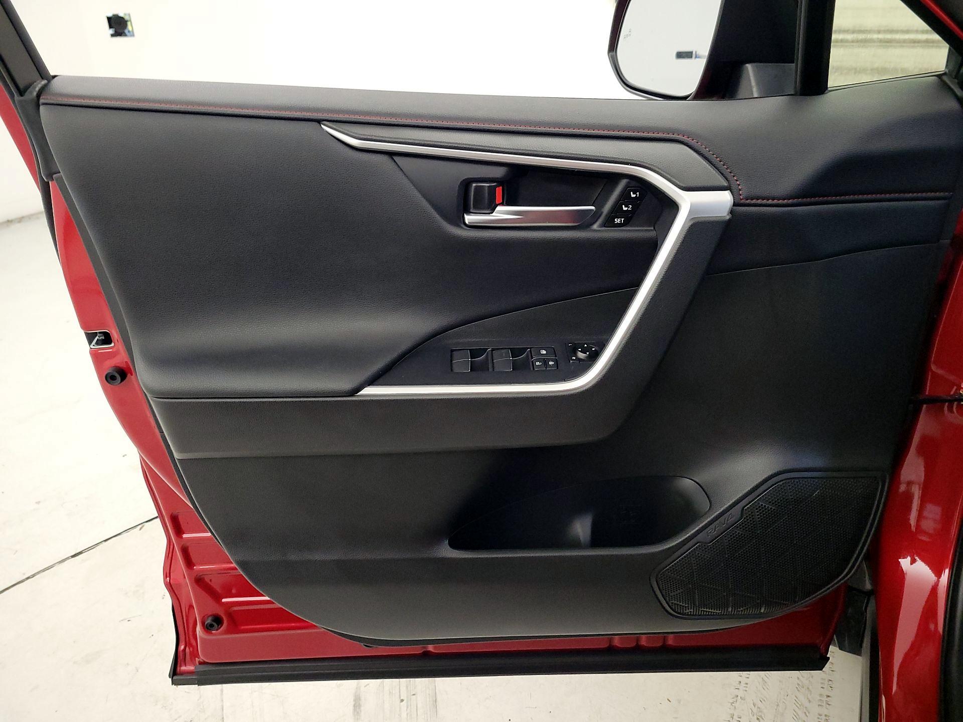 Thumbnail: 2021 Toyota RAV4 - 12