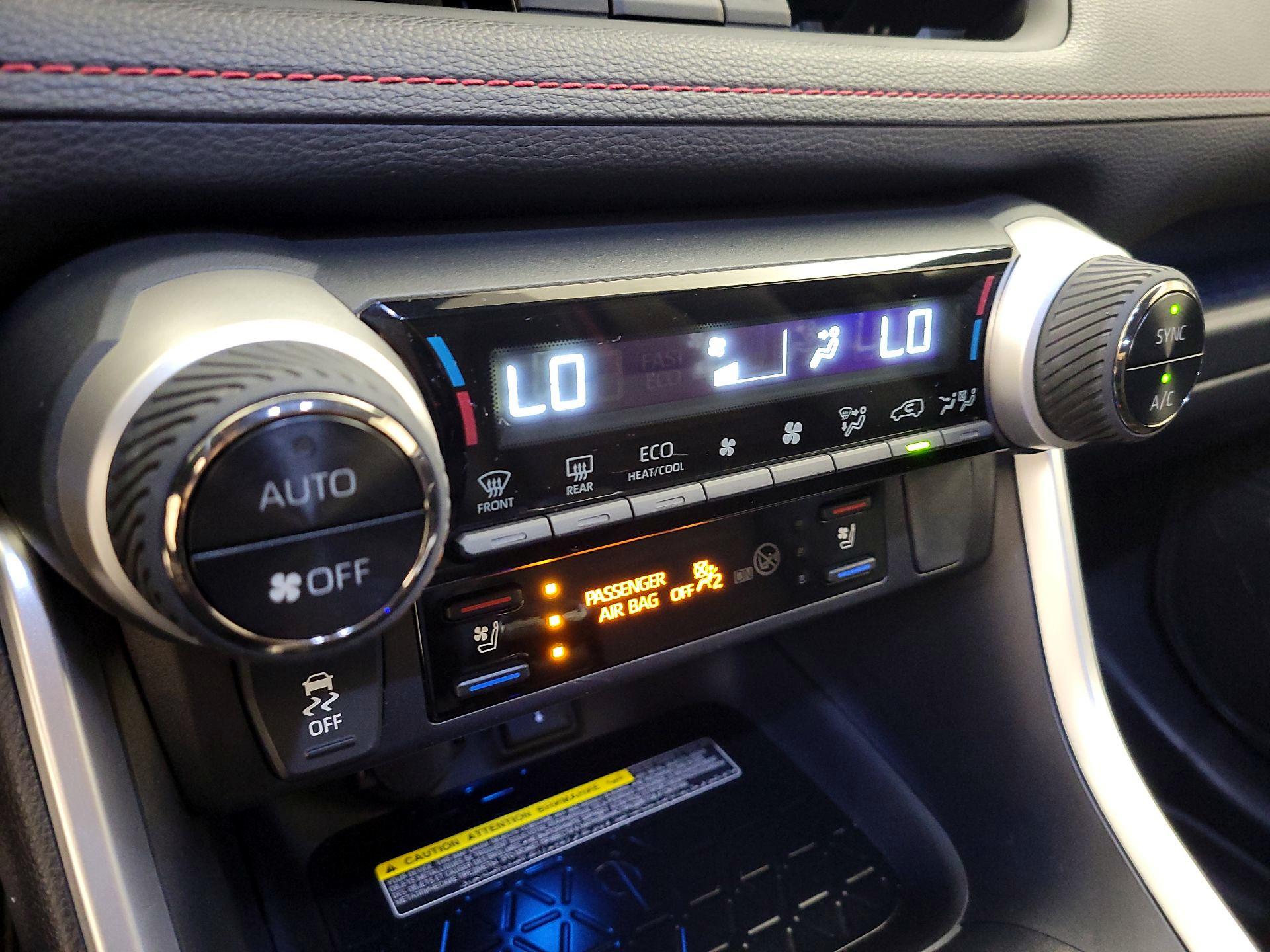 Thumbnail: 2021 Toyota RAV4 - 16