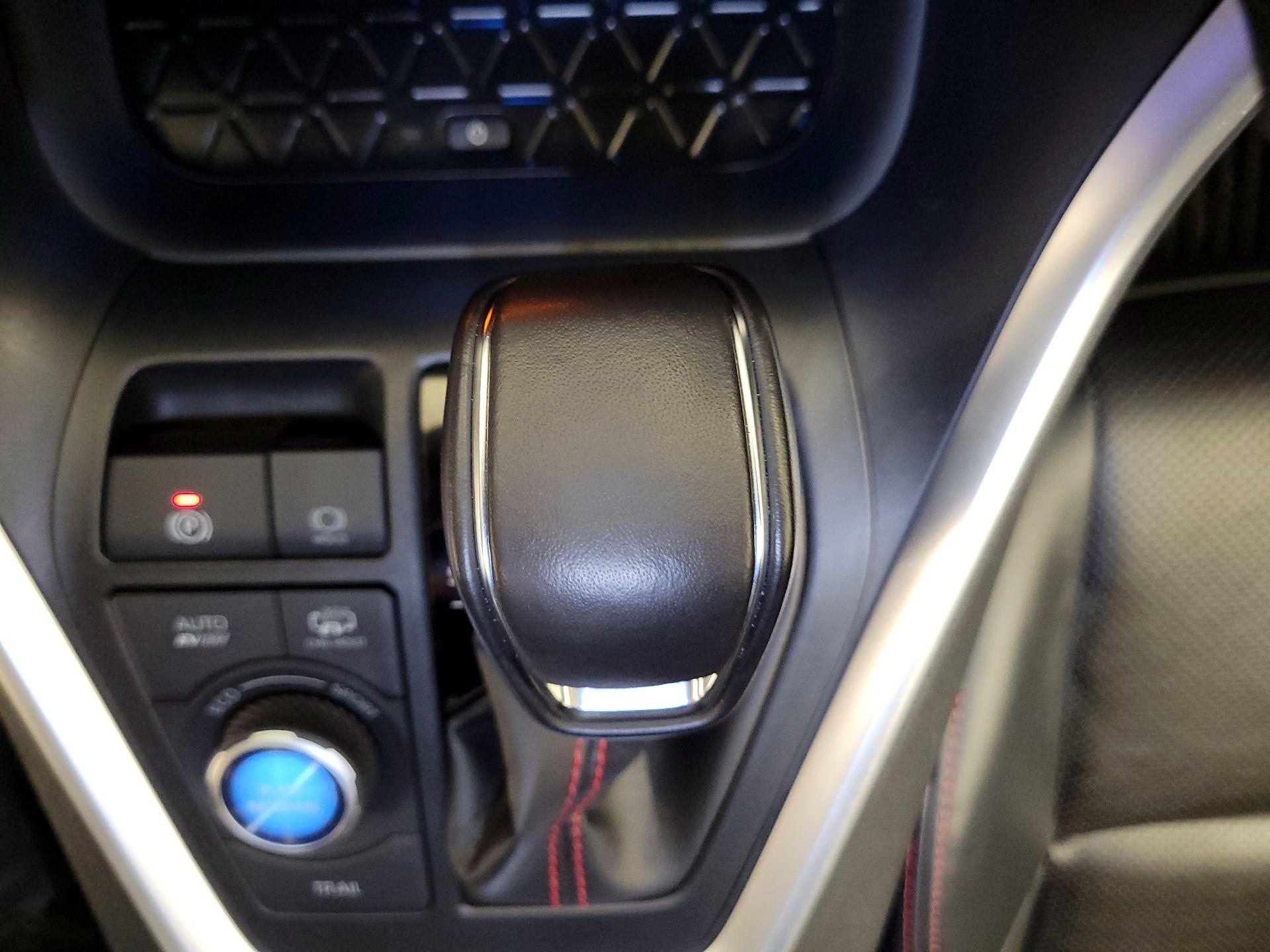 Thumbnail: 2021 Toyota RAV4 - 17