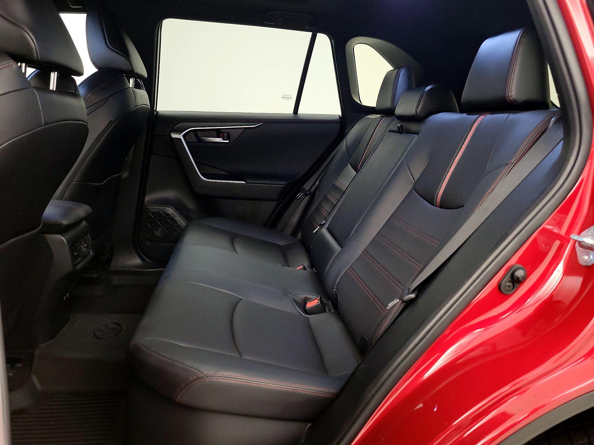 Thumbnail: 2021 Toyota RAV4 - 18